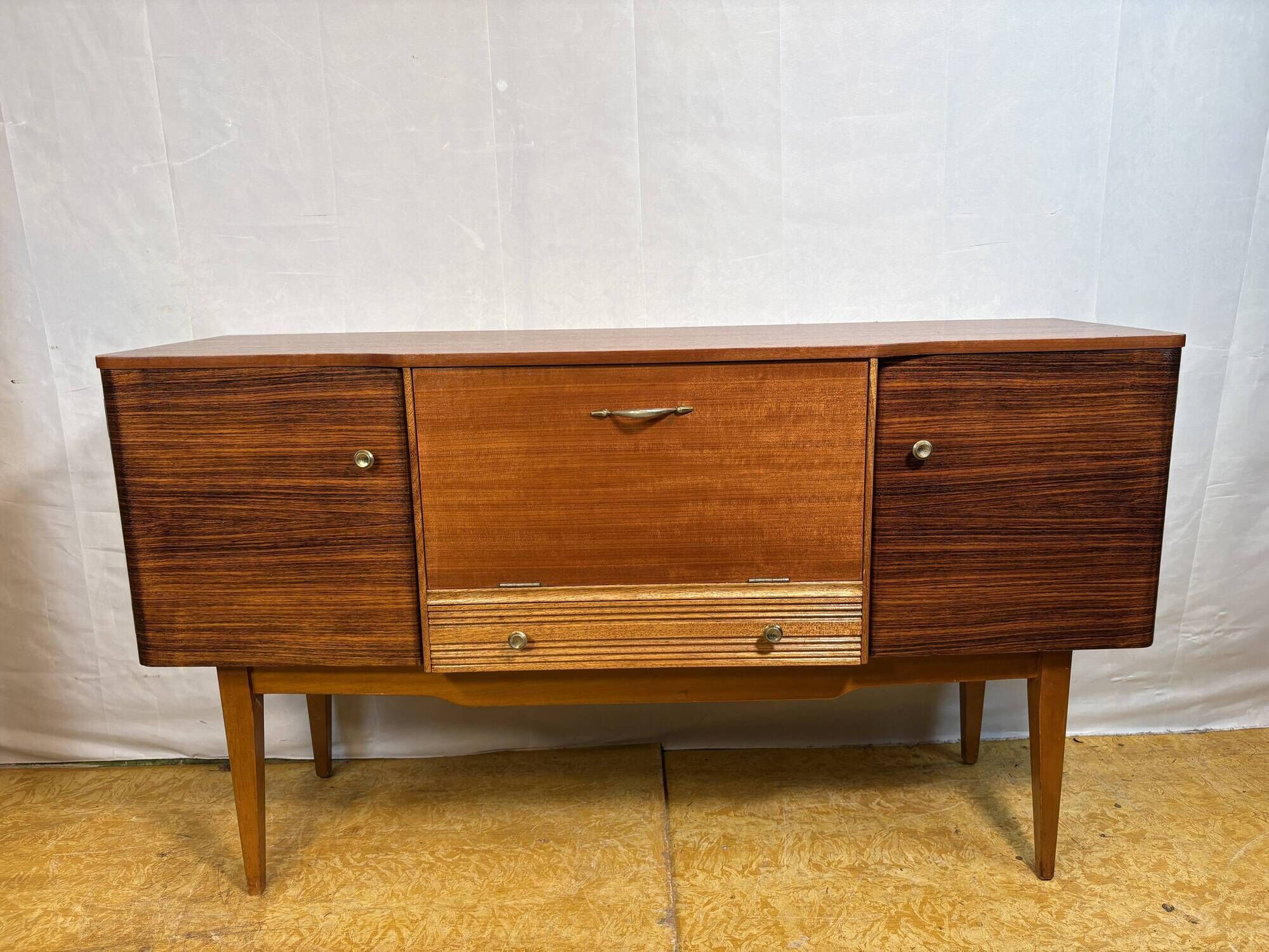 Mid-Century Retro Vintage Teak Sideboard by Stonehill Early 1960s  With Bar