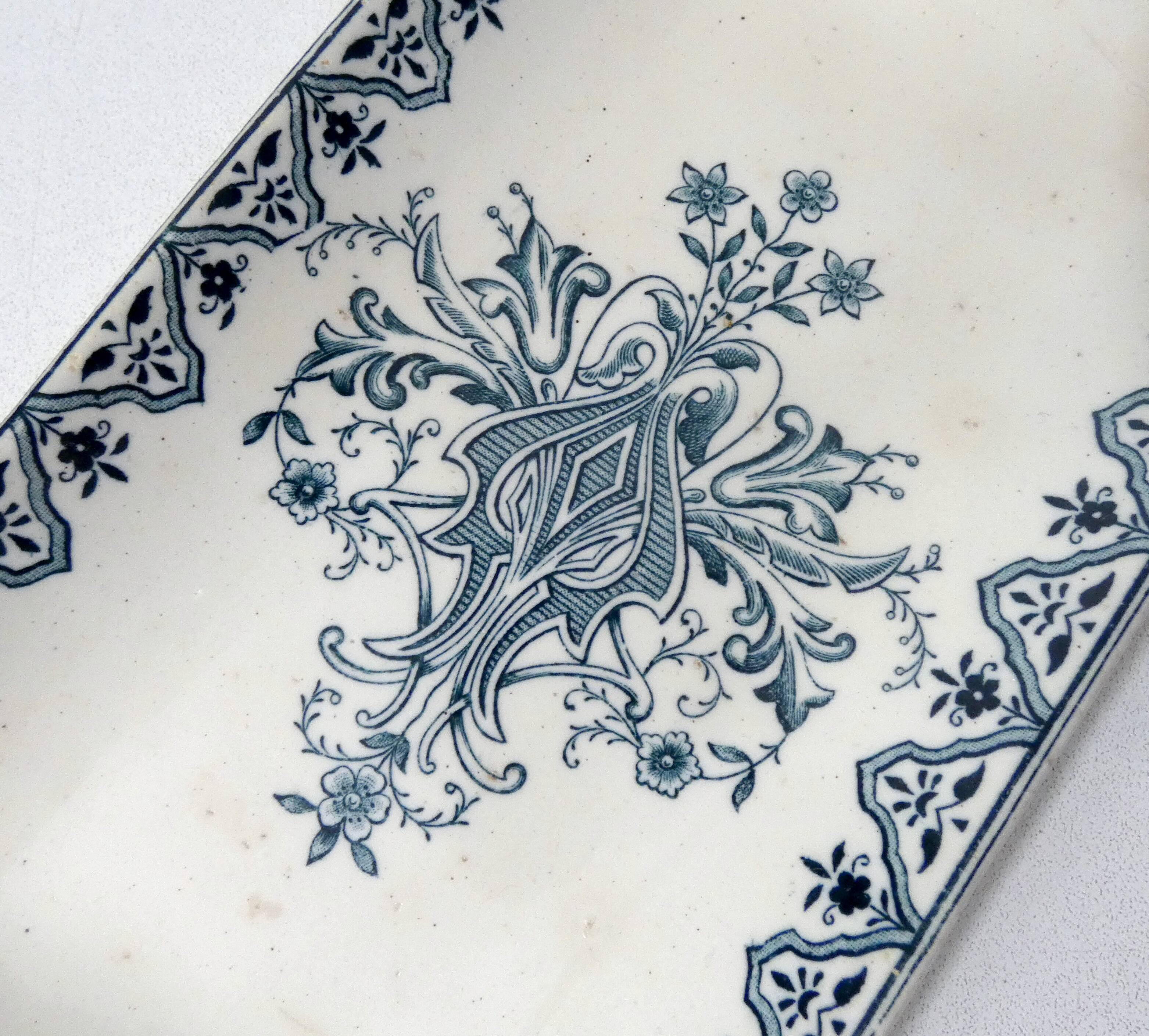 Iron earth tray alhambra salins art deco