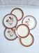 Assiette plates à fleurs marron années 1970