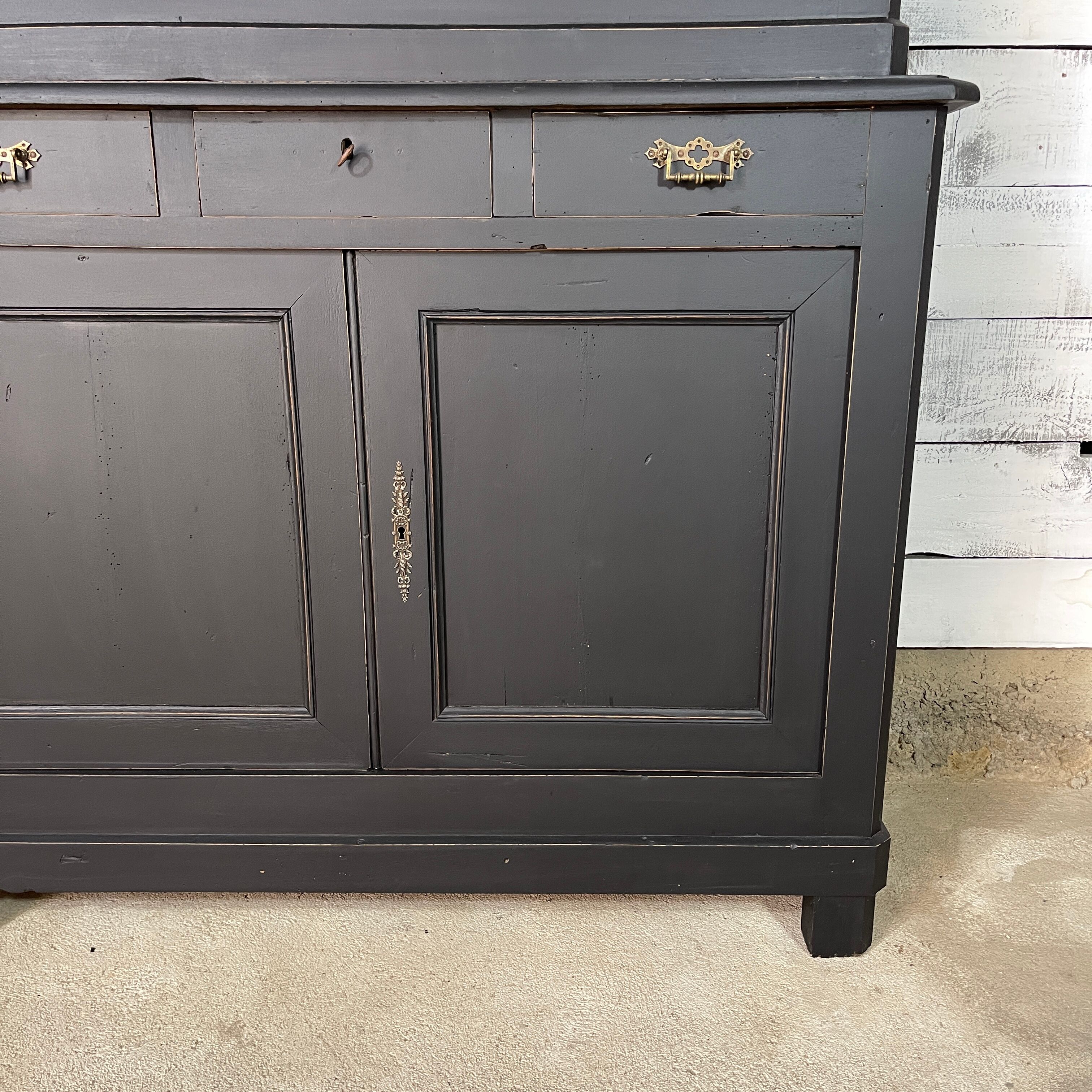 Vaisselier early XX th black patina