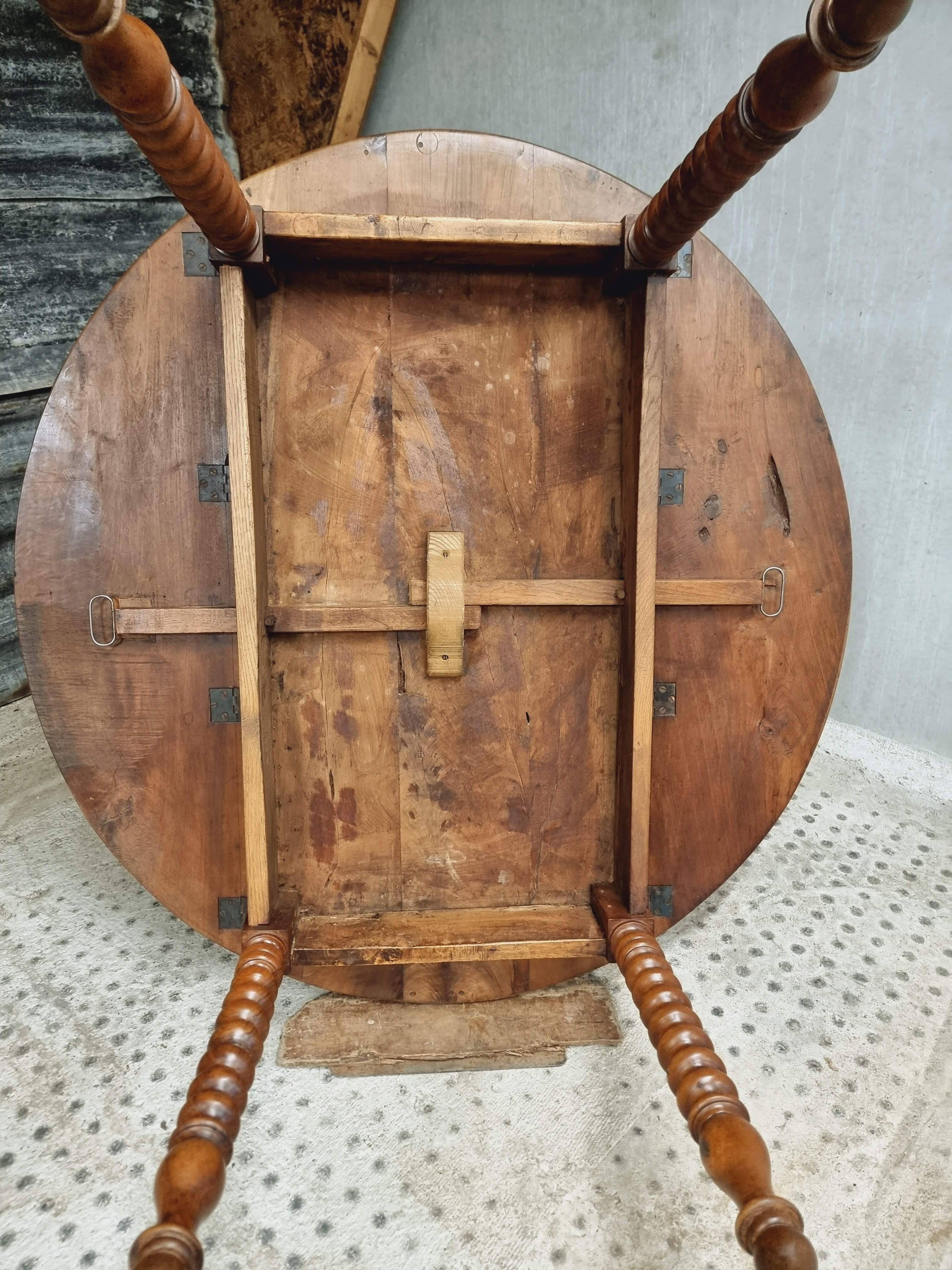 Antique round table drop-leaf table 125 cm walnut