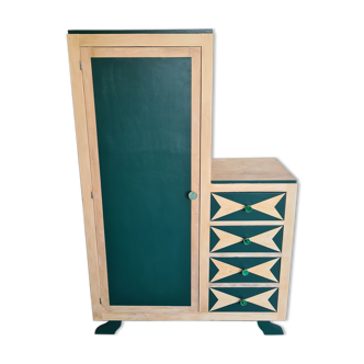 Armoire asymétrique
