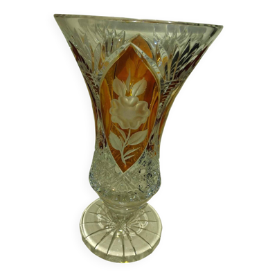 Vase en cristal de bohème à piedouche