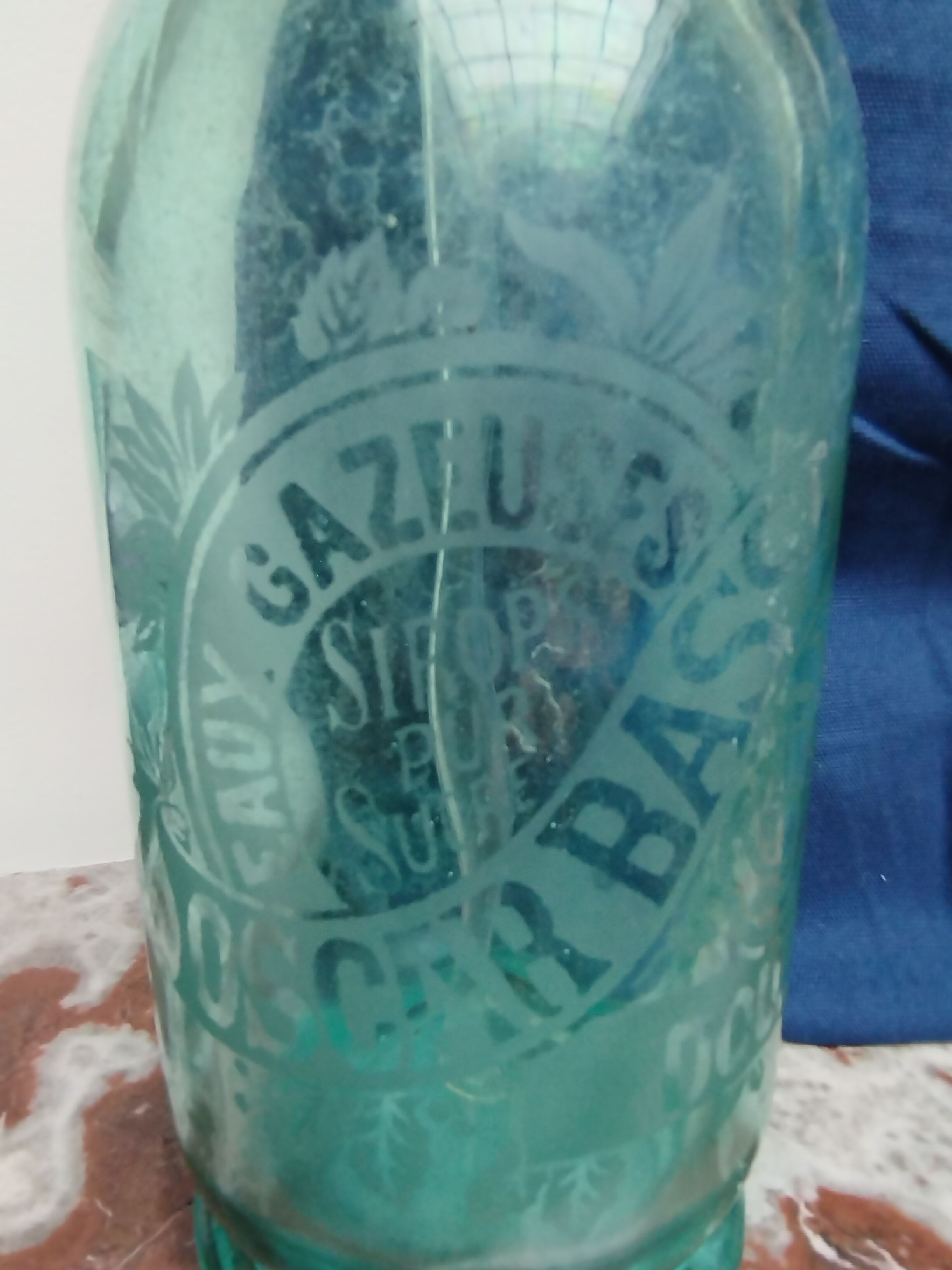 Oscar Basset sparkling water siphon