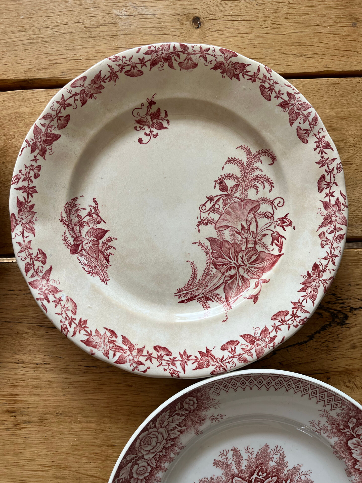Assiettes dépareillées 