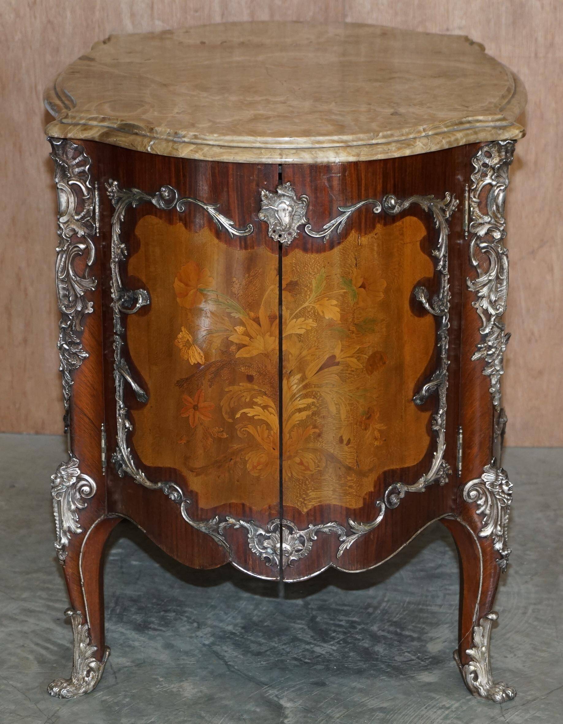Buffet rare Germain Landrin vers 1750 en marbre et kingwood