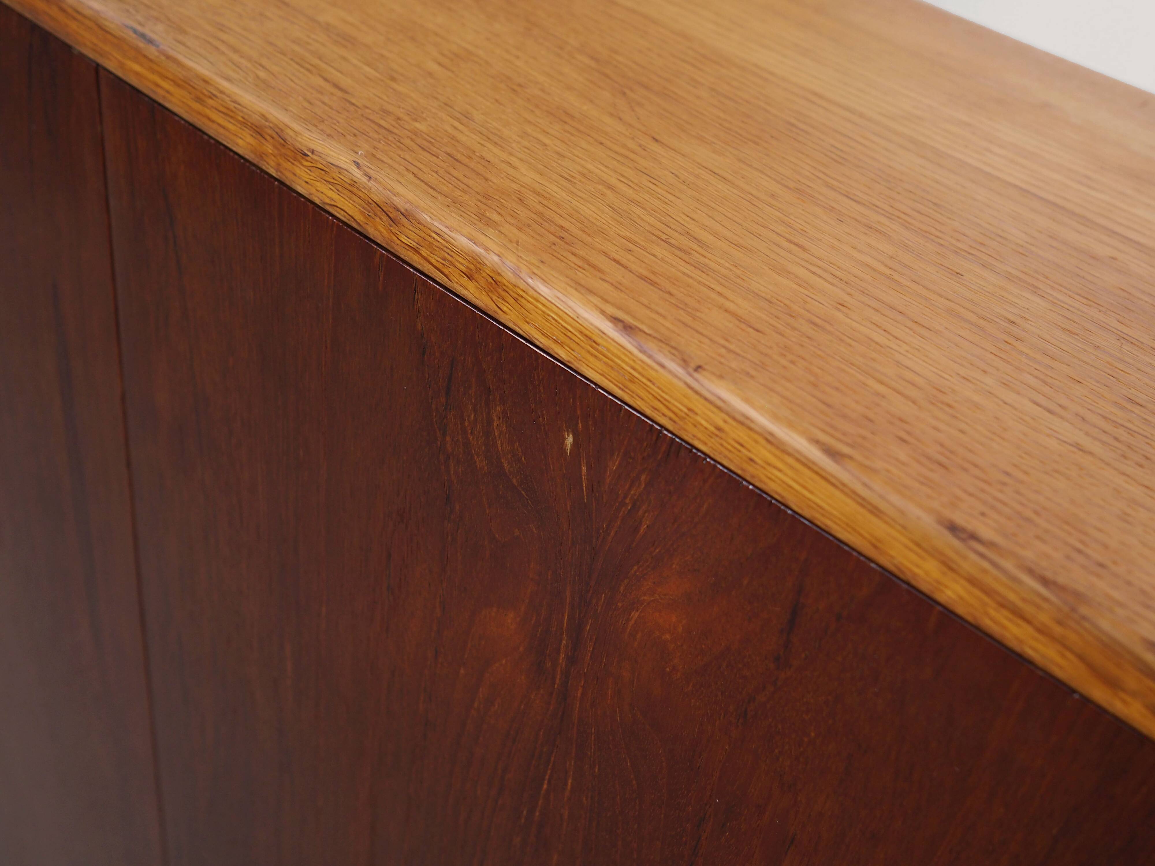 Armoire en chêne, design danois, années 1960, designer : Hans J. Wegner, fabricant : Ry Møbler