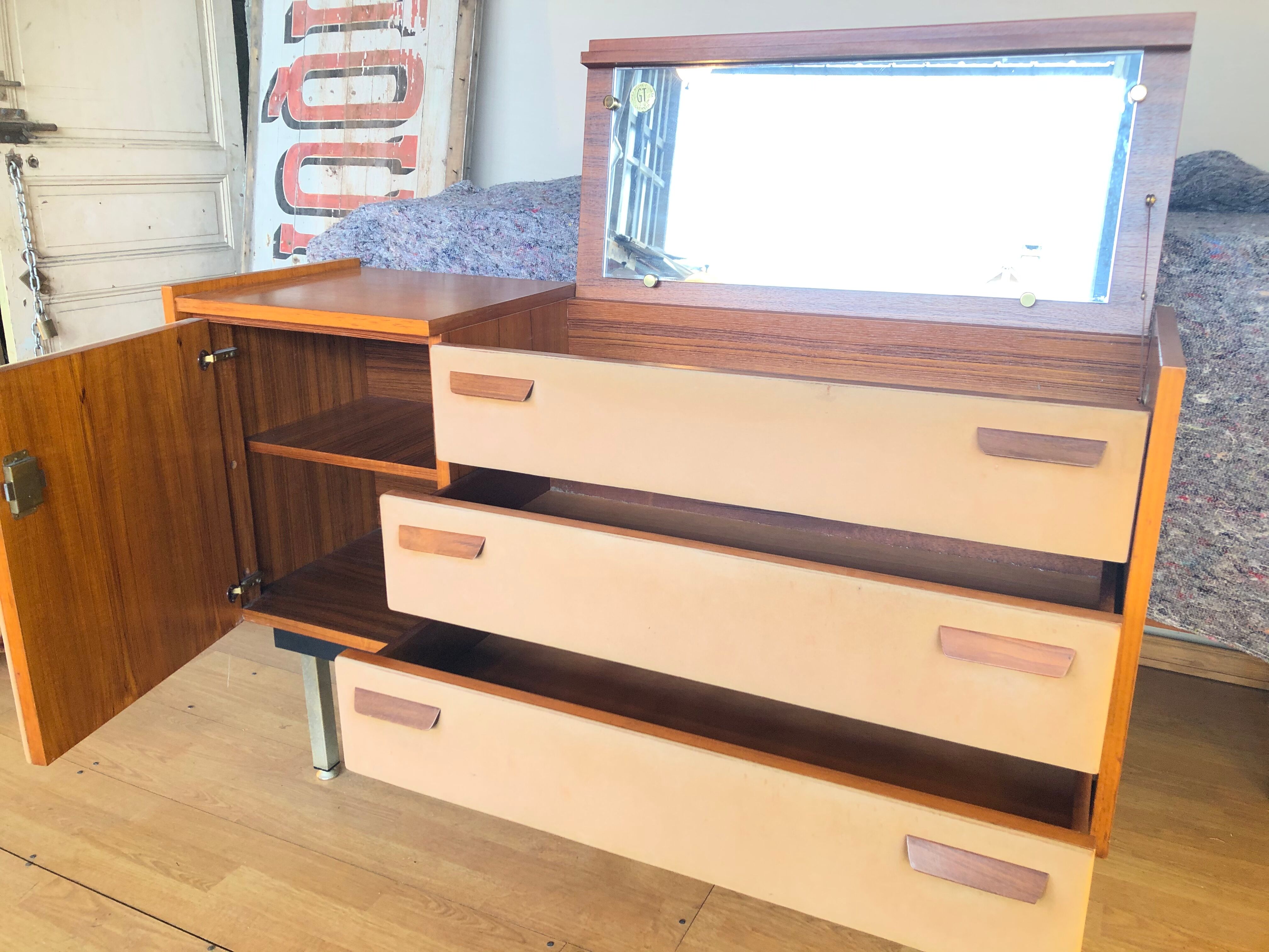Chest of drawers dressing table in mahogany 1960
