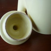 Cafetière jaune en céramique vintage