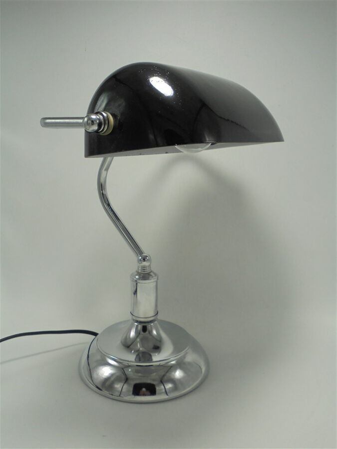 Banker's lamp