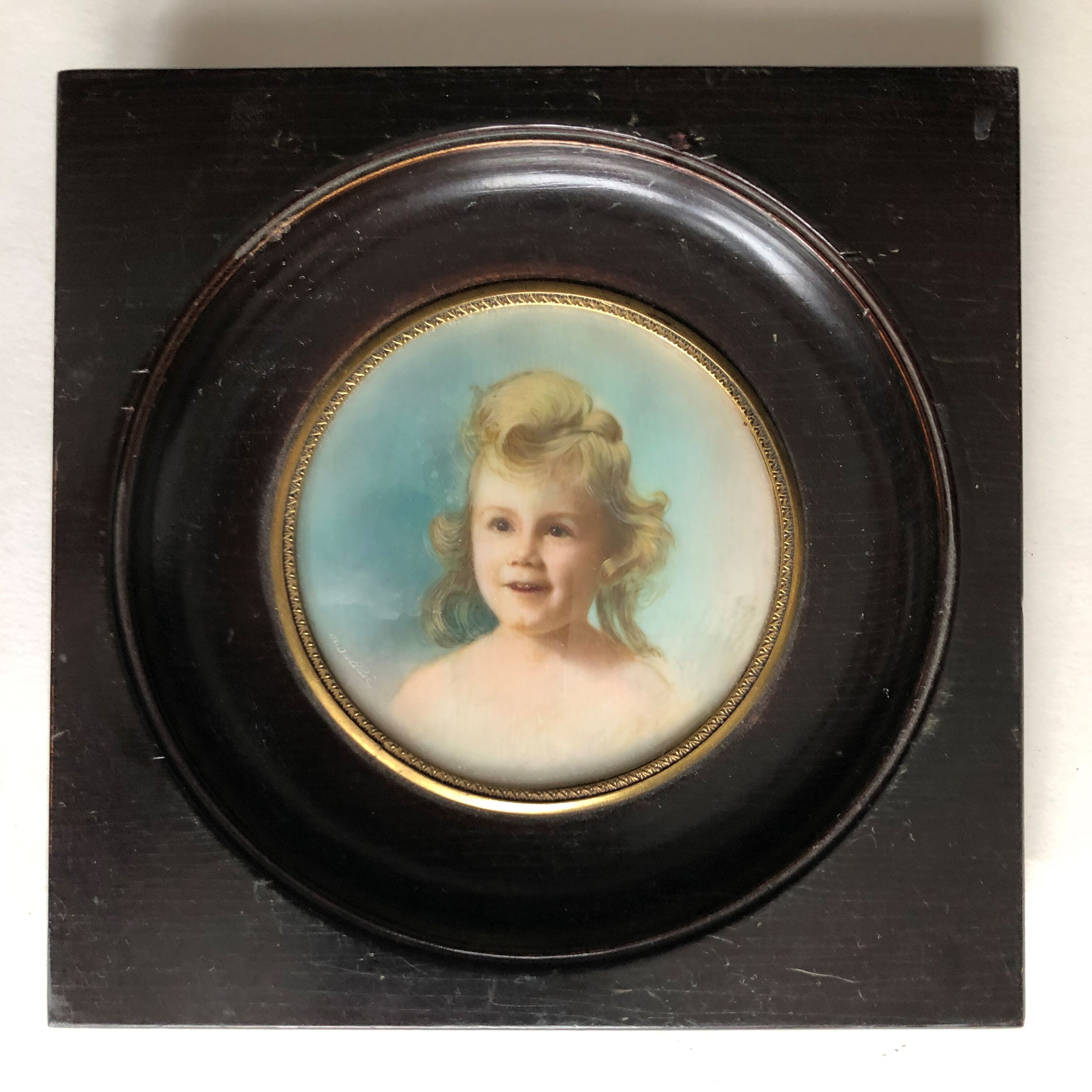 Miniature: portrait of a young girl