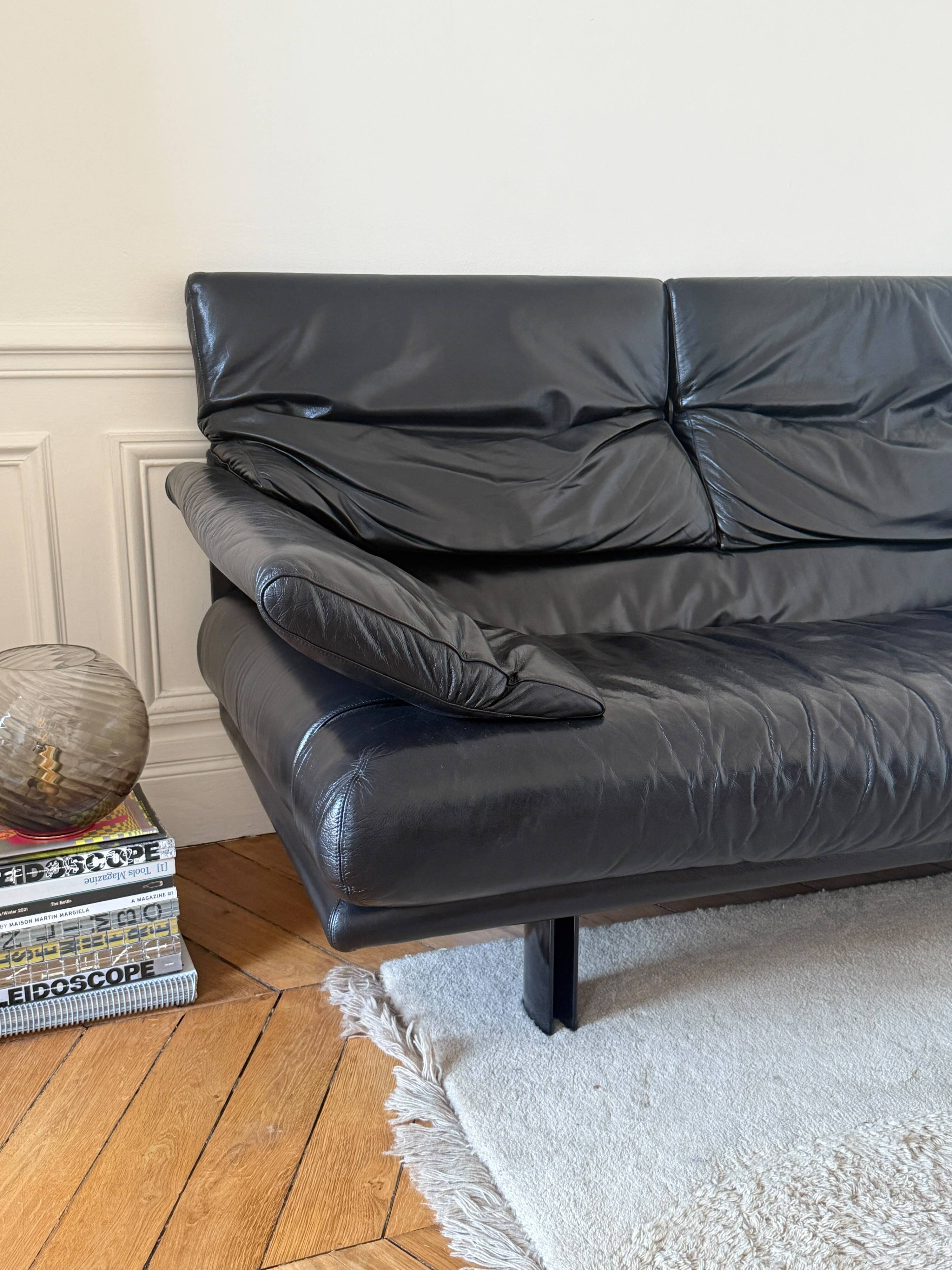B&B Italia Alanda 2-seater sofa in black leather