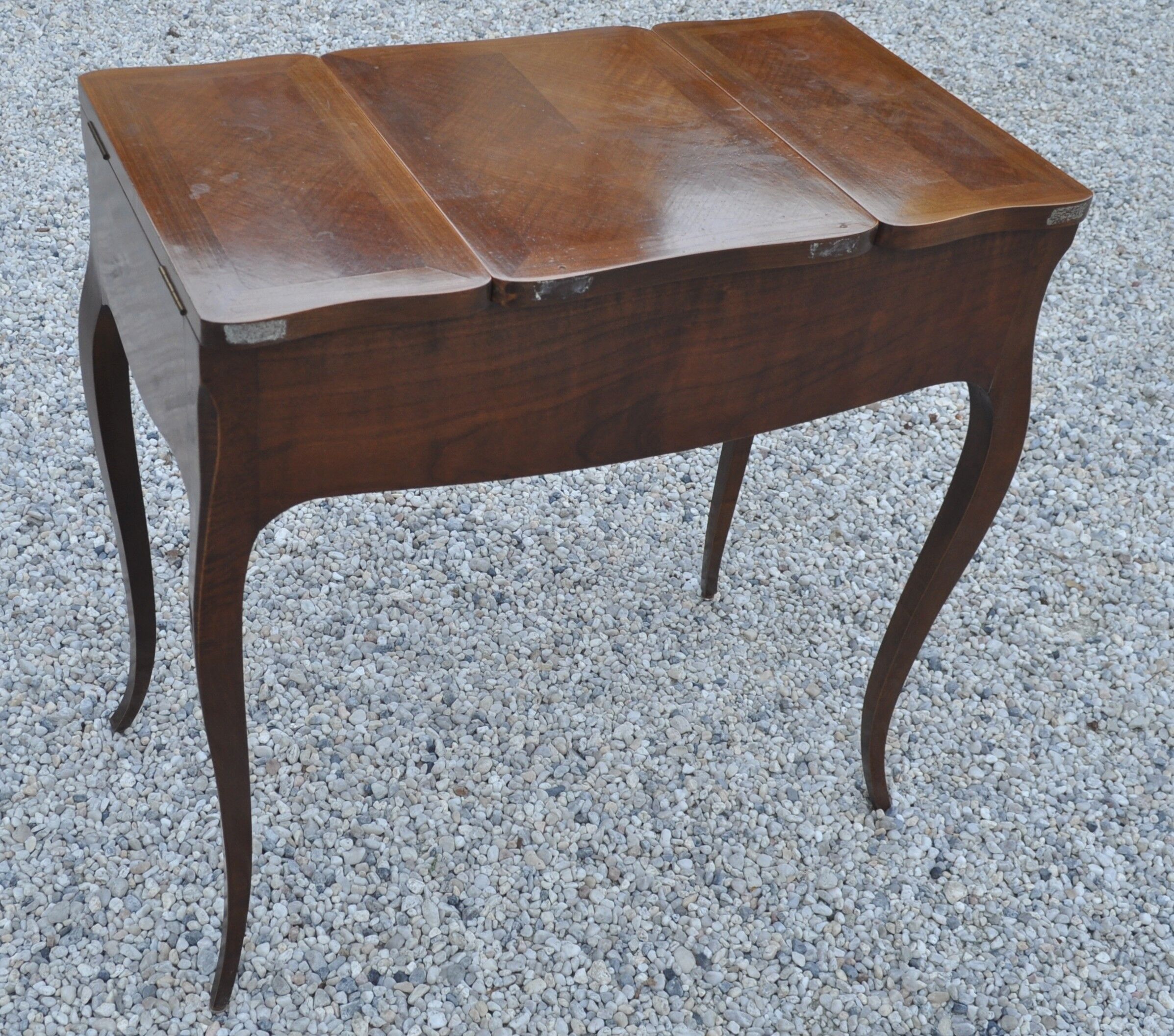 Folding dressing table with drawers