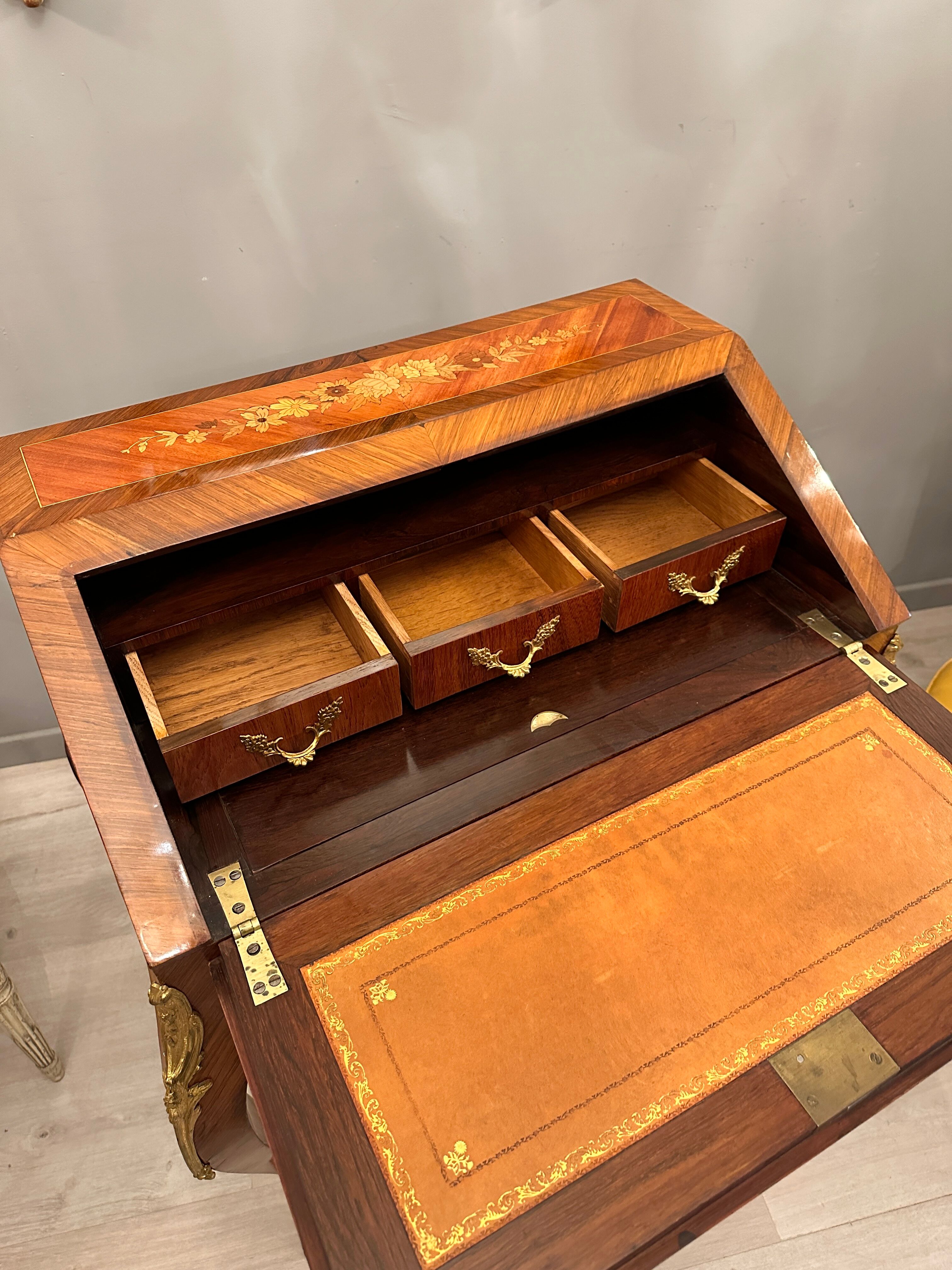 Writing desk in marquetry of the napoleon III period around 1870