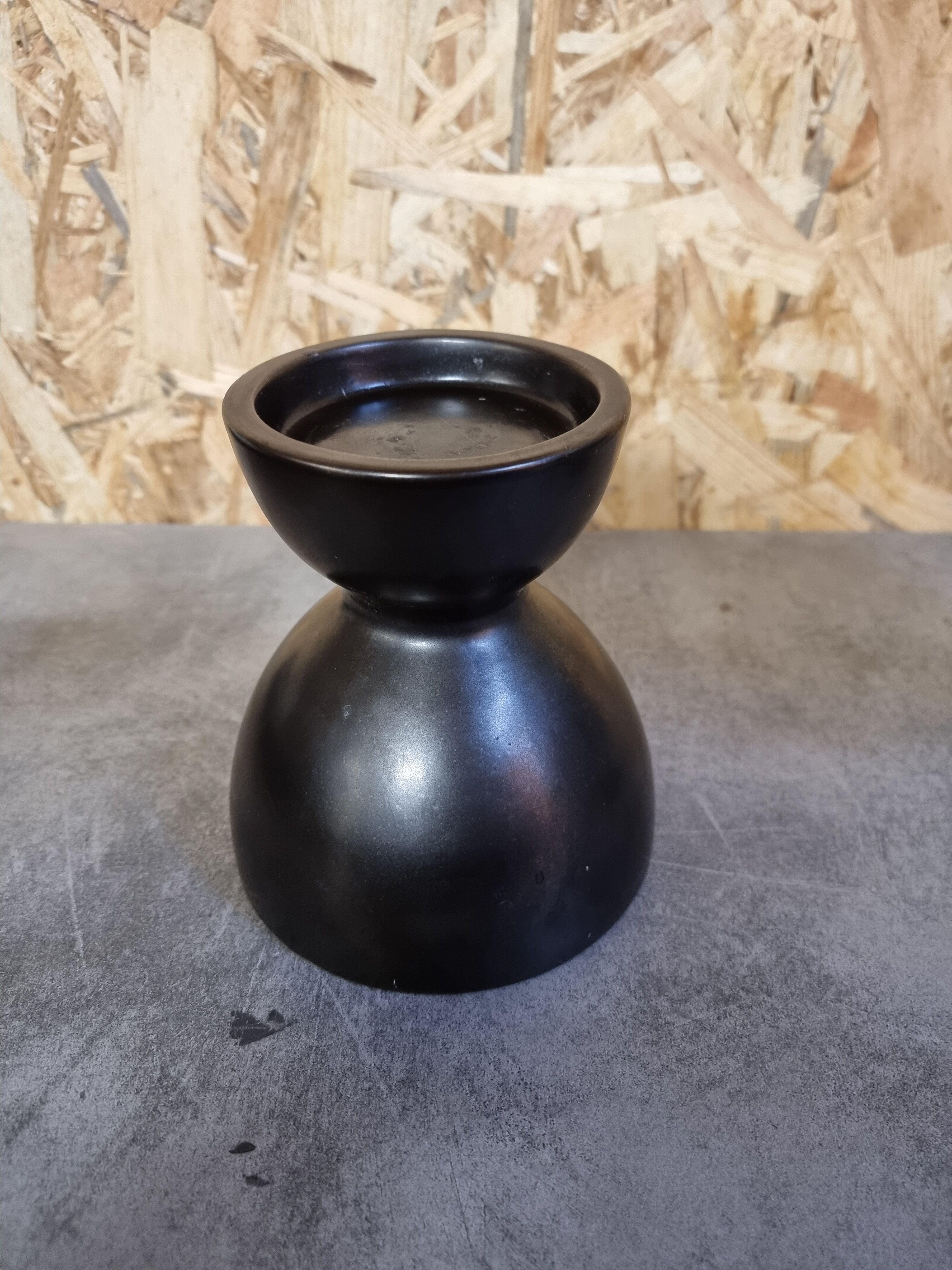 Ceramic candle holder
