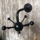 Ancienne porte manteau spoutnik mural boule métal noir vintage