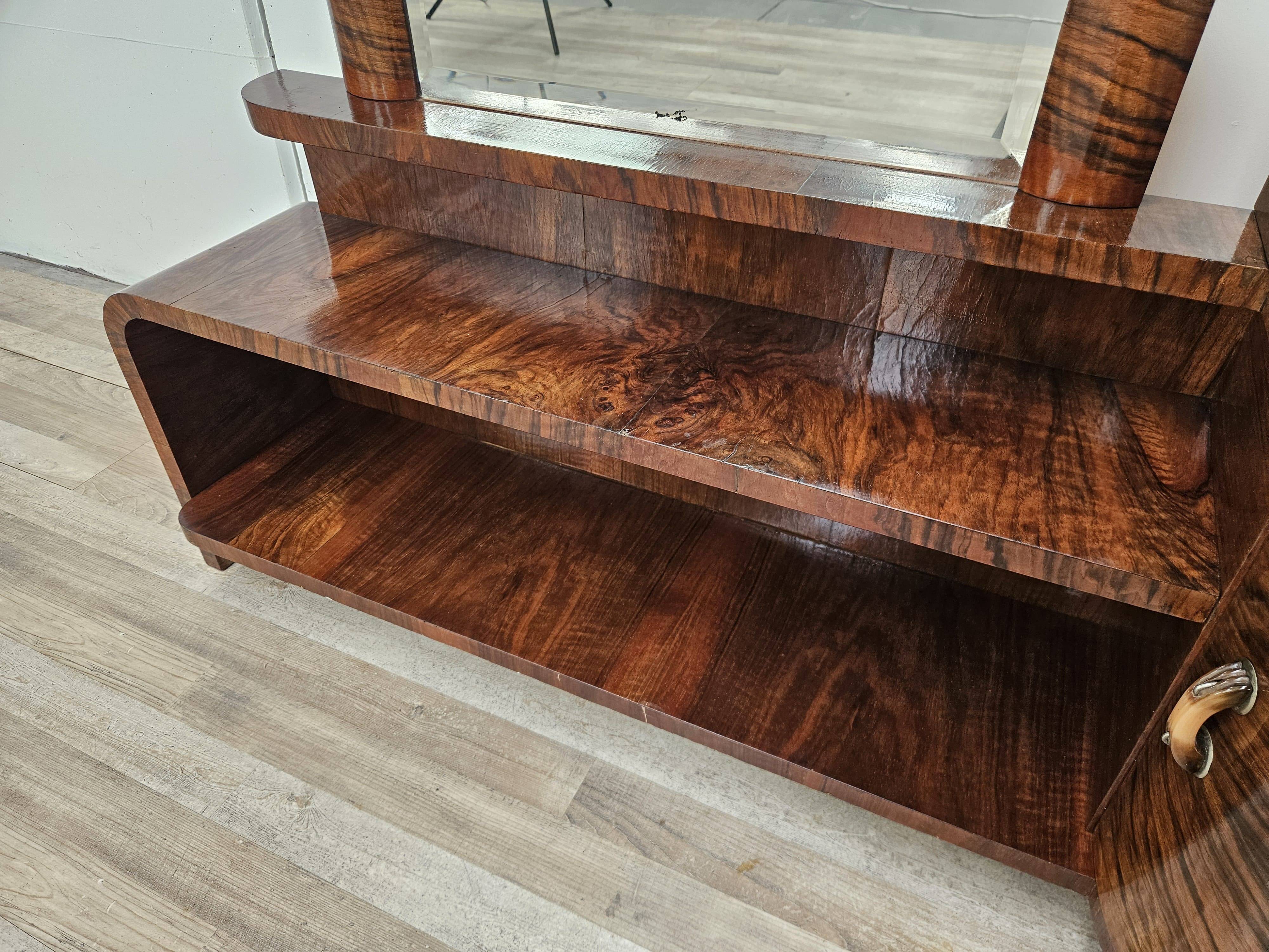 Art Decò dressing table in walnut root with mirror