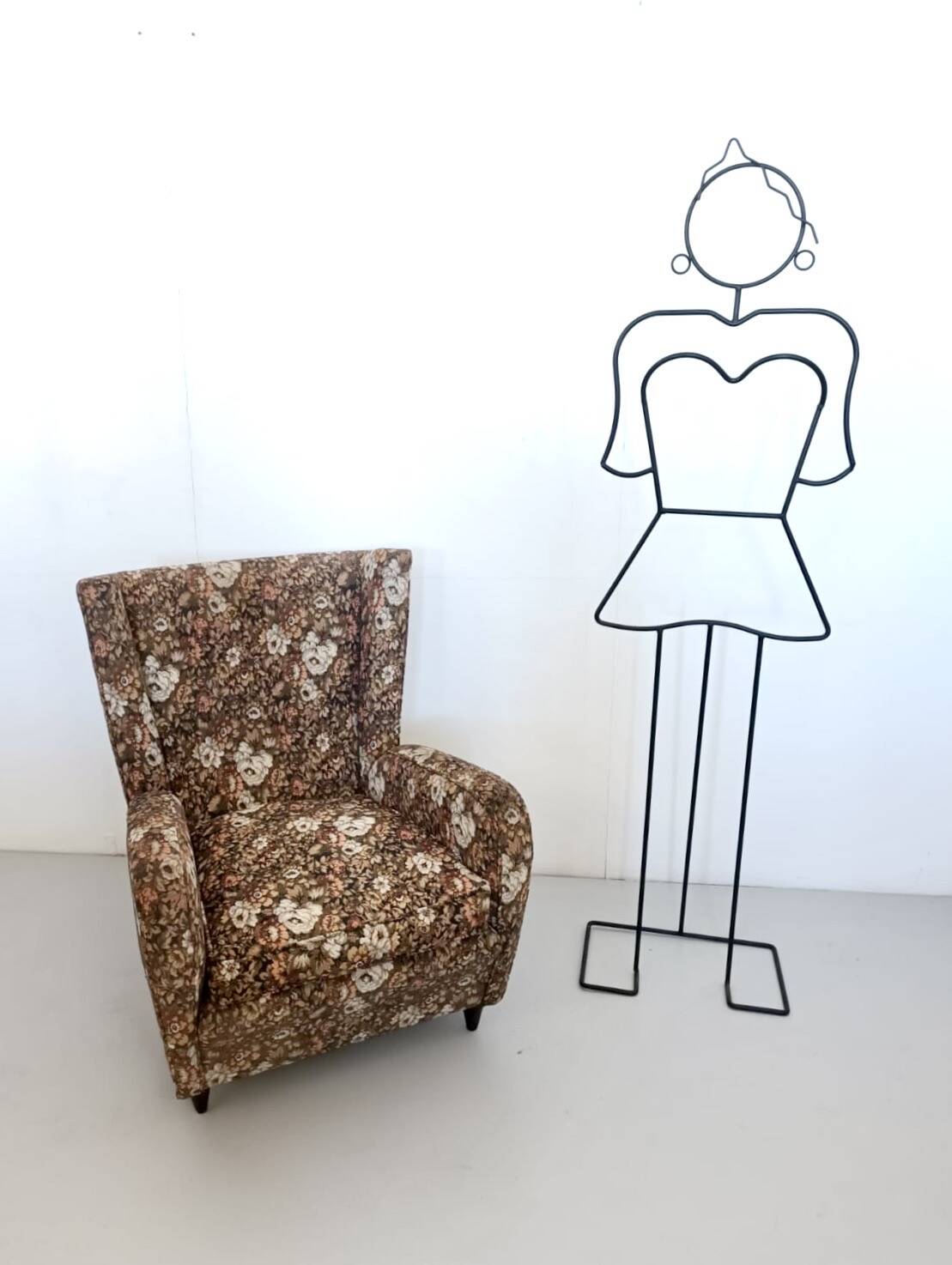 High-Quality Brown Floral Fabric Armchair attr. to Paolo Buffa, Italy