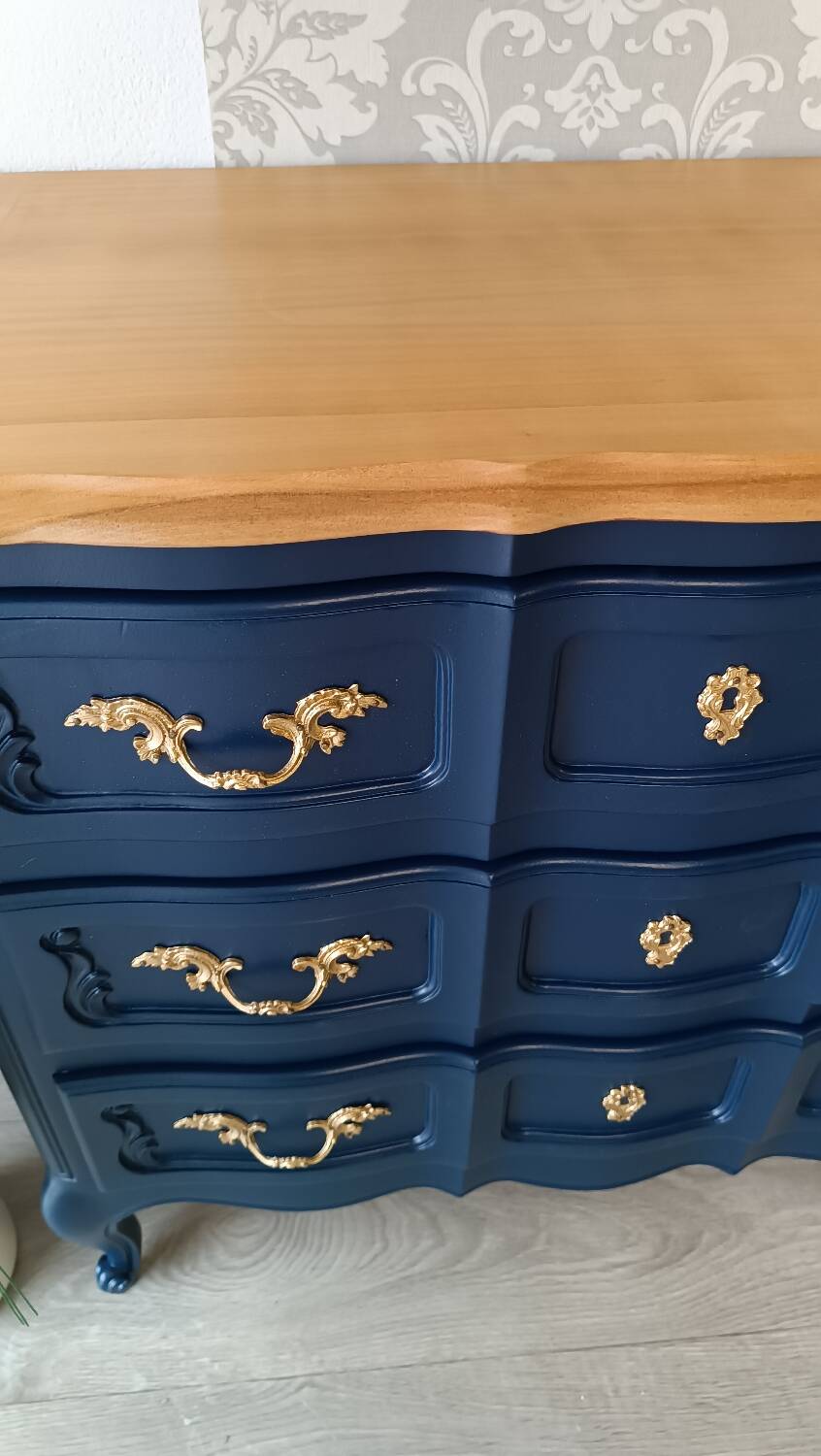 Louis XV style chest of drawers with a makeover