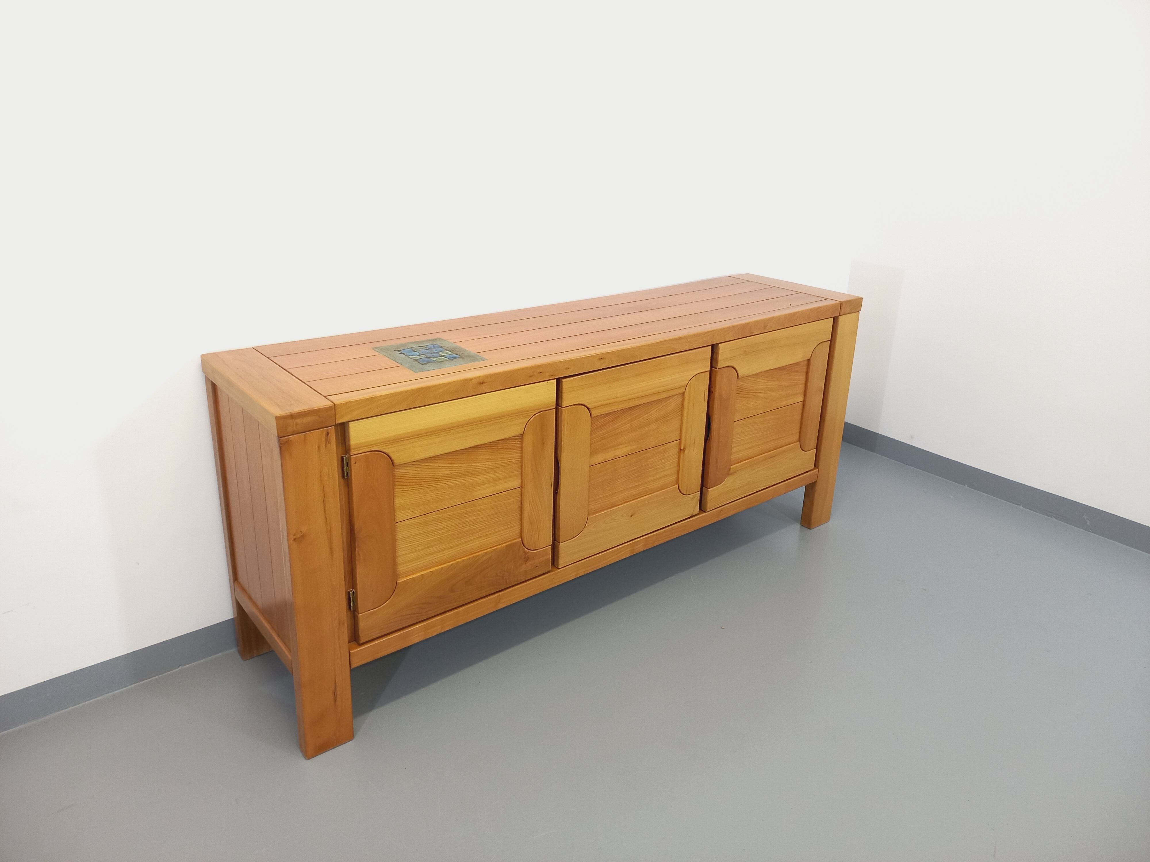 Vintage Maison Regain sideboard in solid elm from the 70s