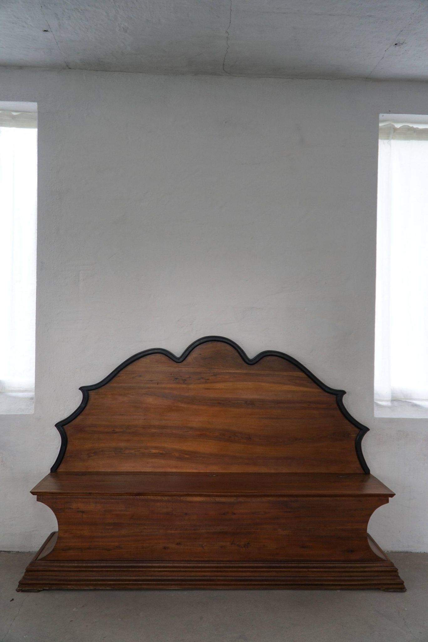 20th-century Art Deco storage bench in walnut, by a Danish cabinetmaker.