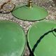 Lot 3 suspension vintage abat jour tôle émaillée verte et blanche indus ferme