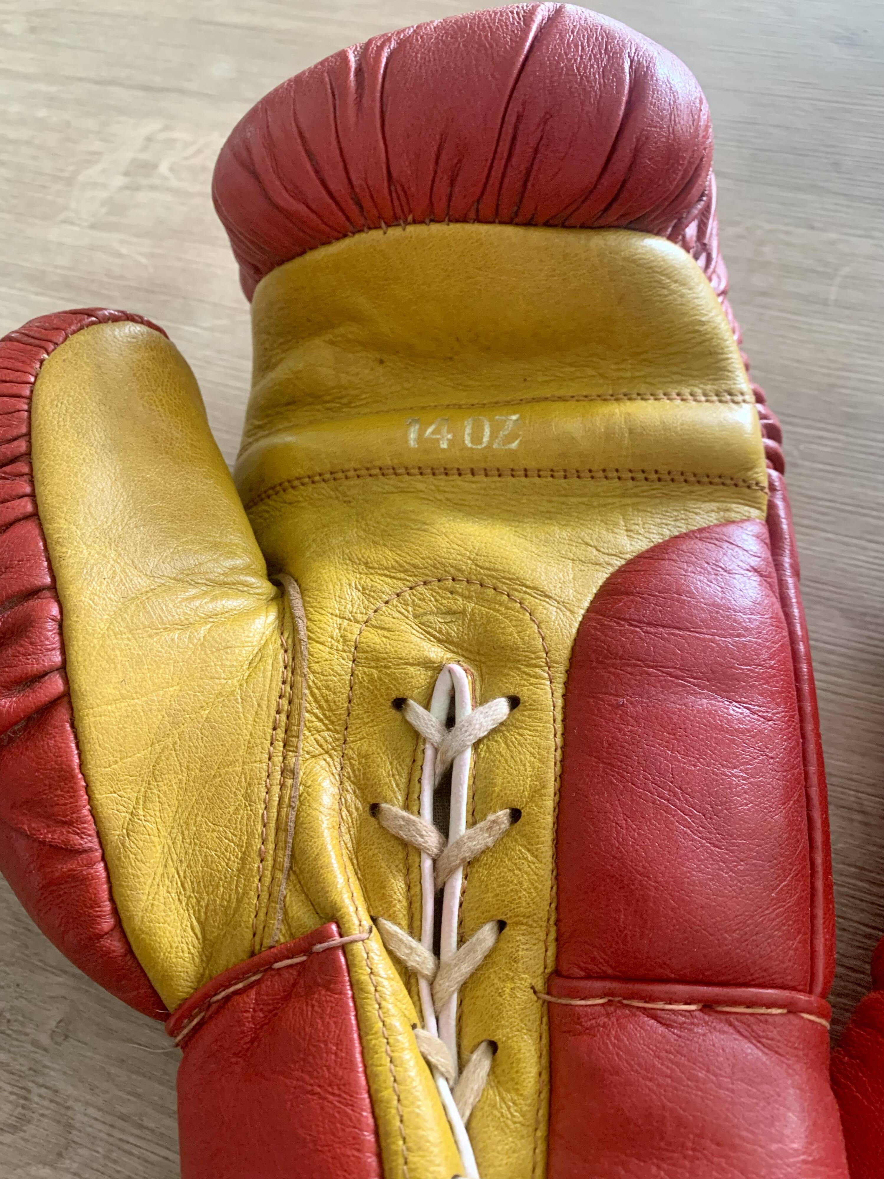 Vintage boxing gloves,  Size L