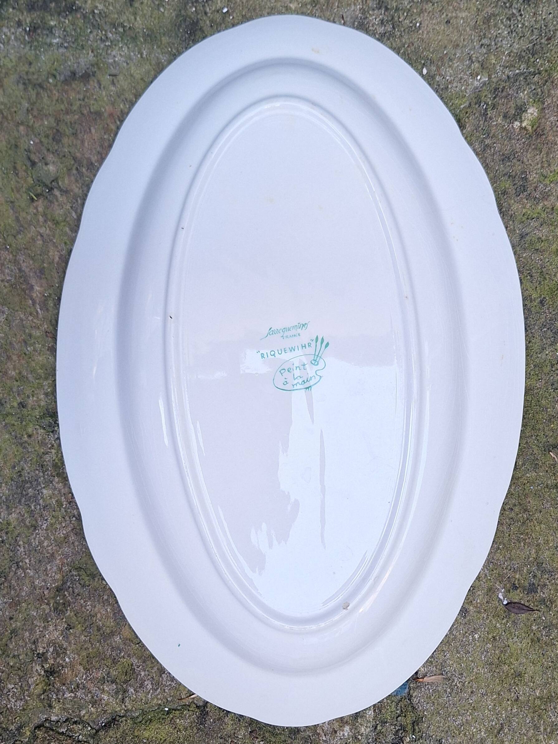 Set of 3 earthenware dishes from Sarreguemines, Riquewihr model.