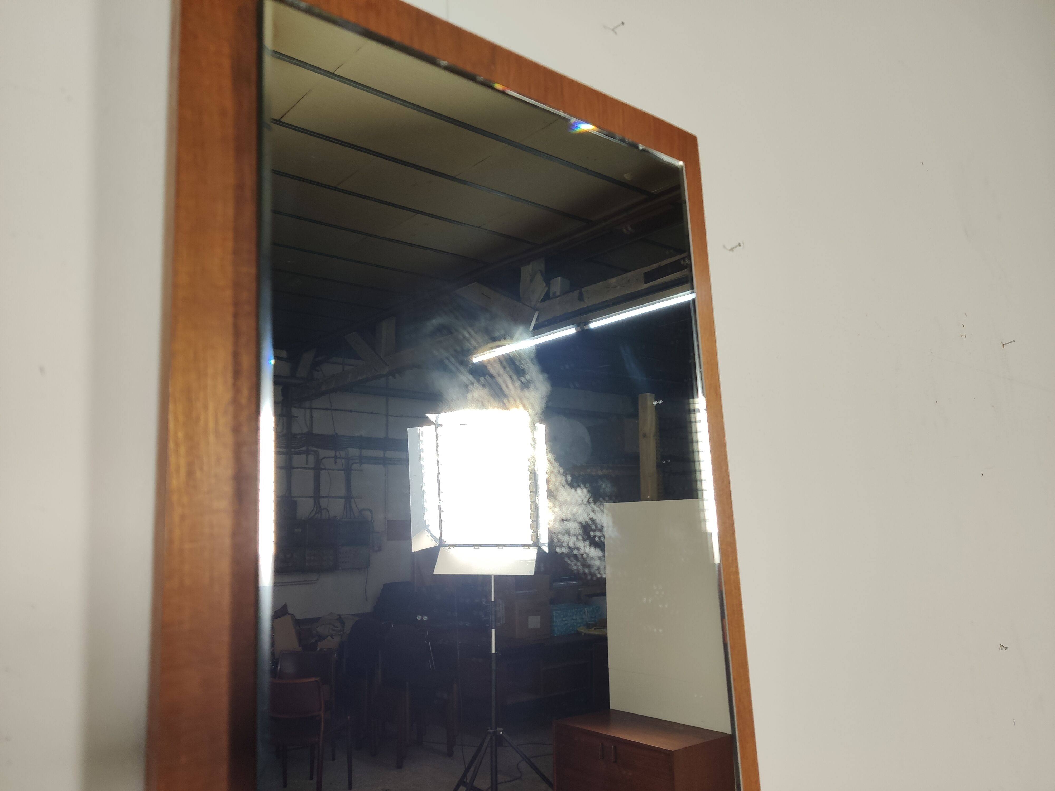 Scandinavian bevelled mirror in 60s teak 37x77cm