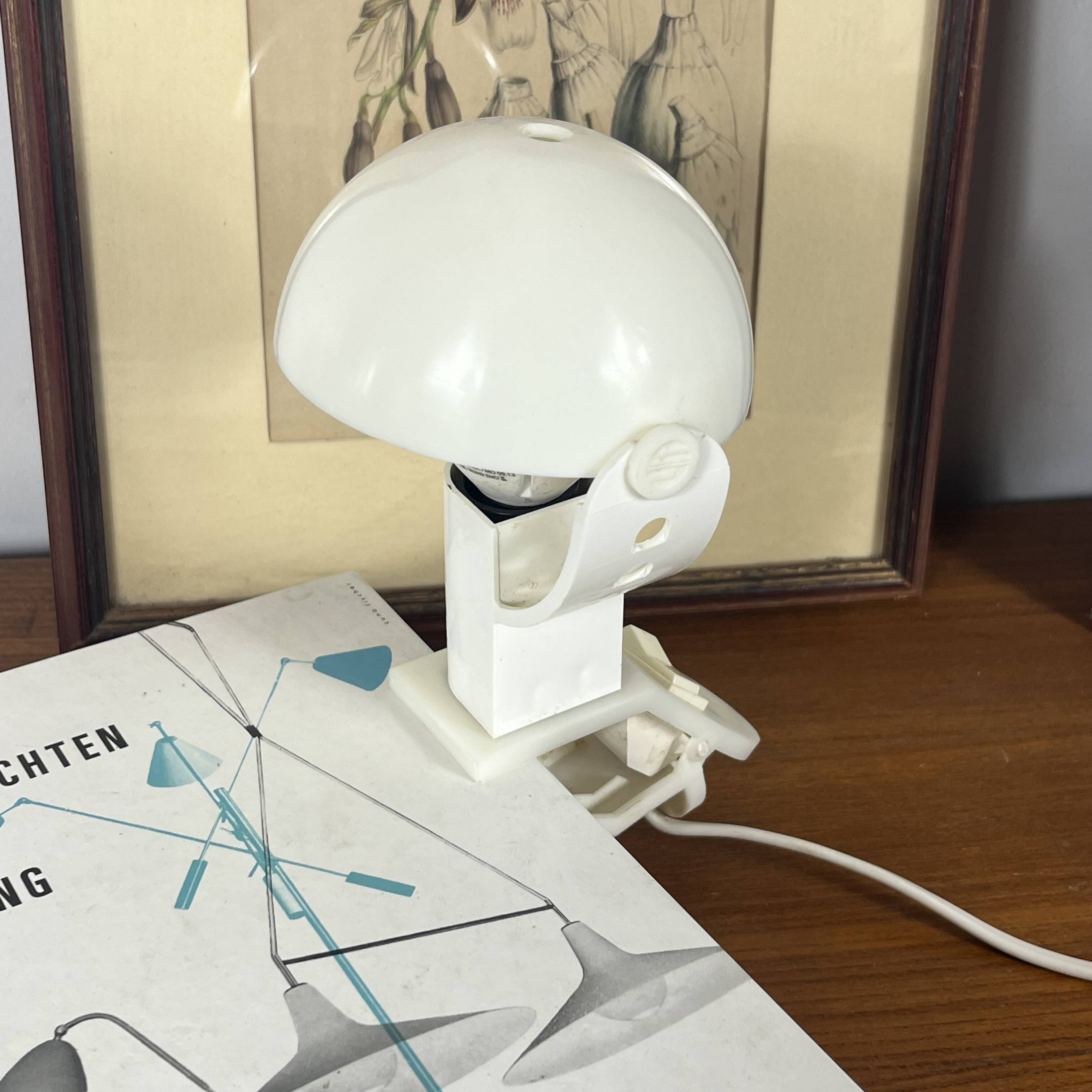 Small mushroom clip lamp Sarlam white plastic vintage night light