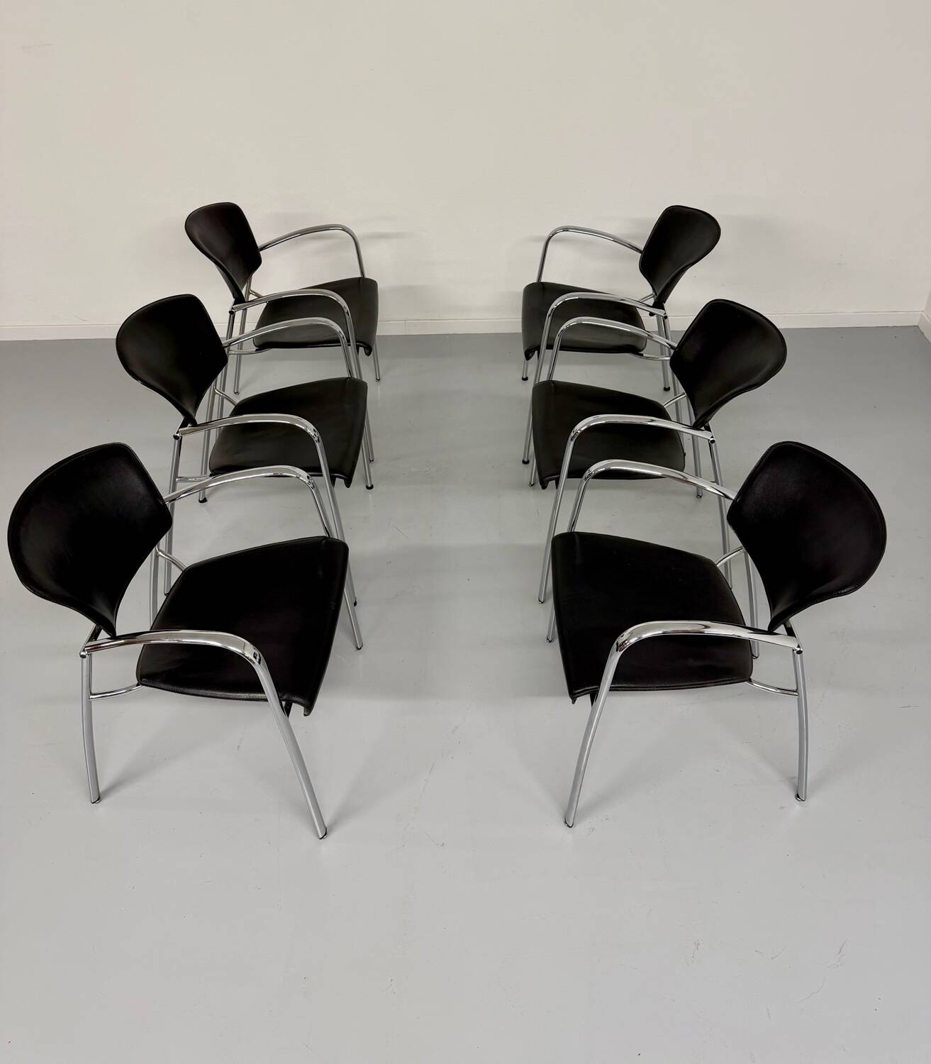 6 black leather and chrome metal chairs Brayton International vintage sa