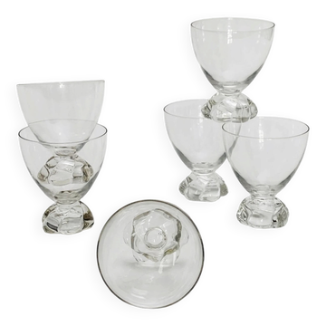 Verres à pieds floraux