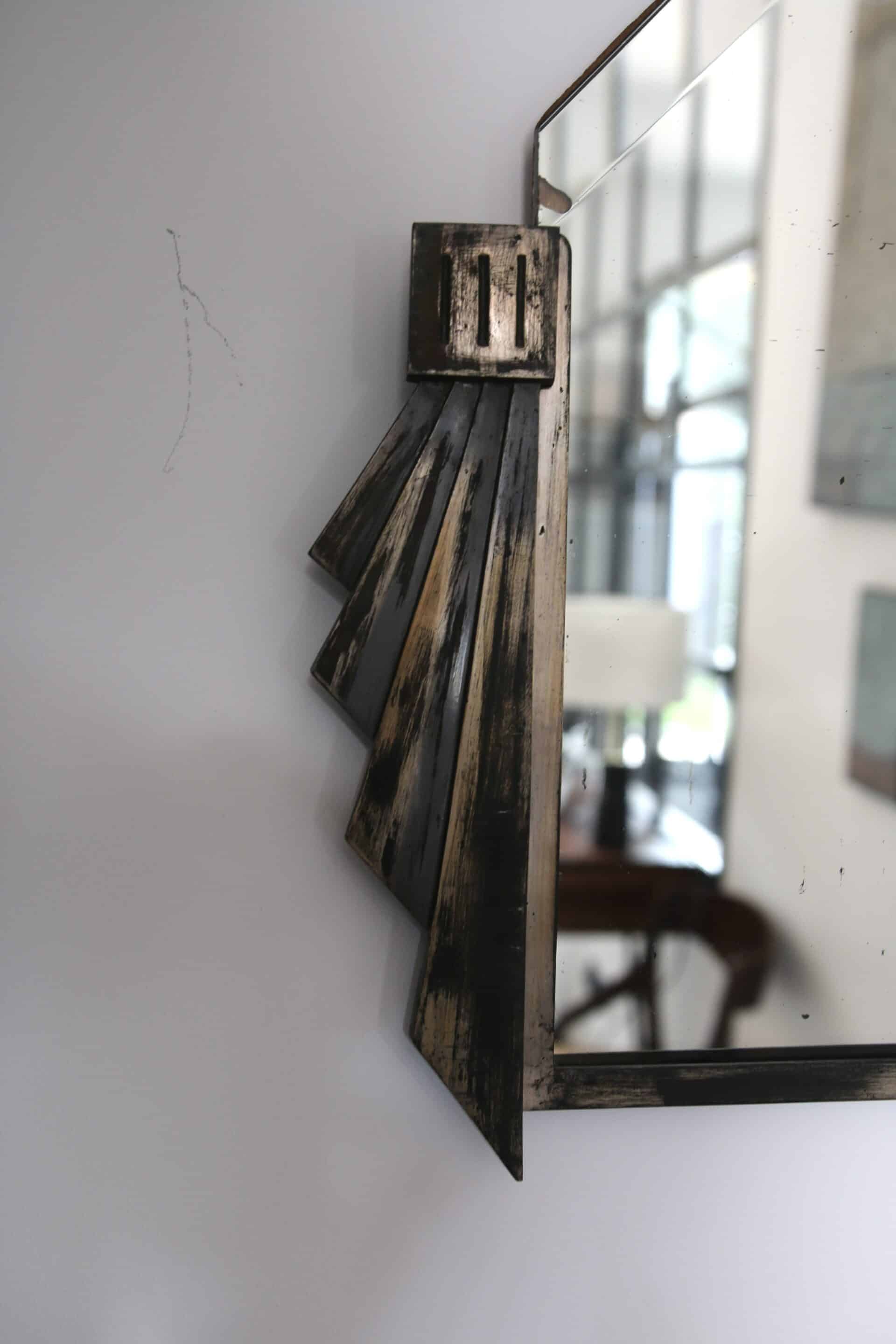 Bevelled mirror from the Art Deco period and style, 1930-40.