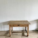 Farm table