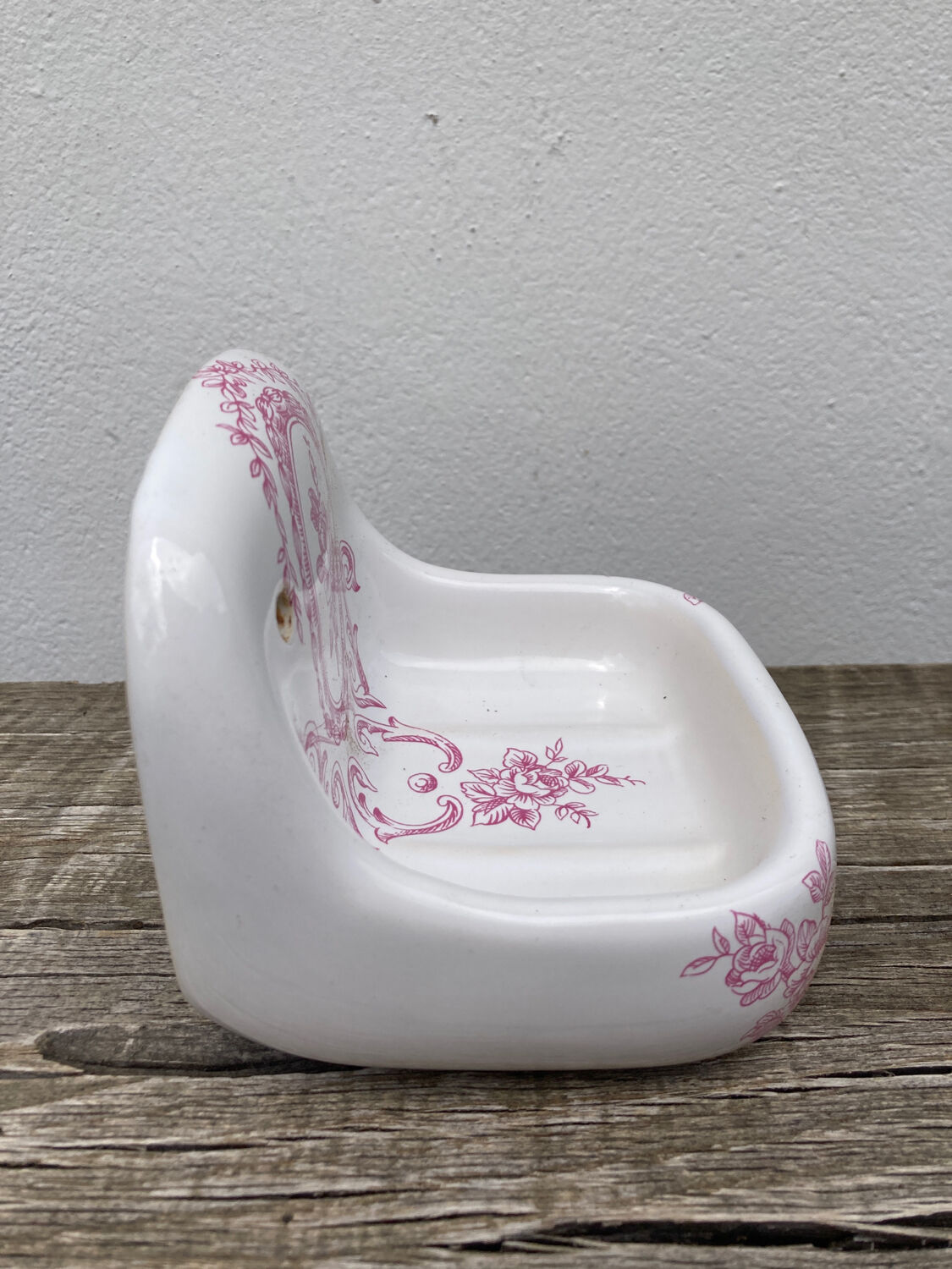 Wall soap holder in Paris porcelain