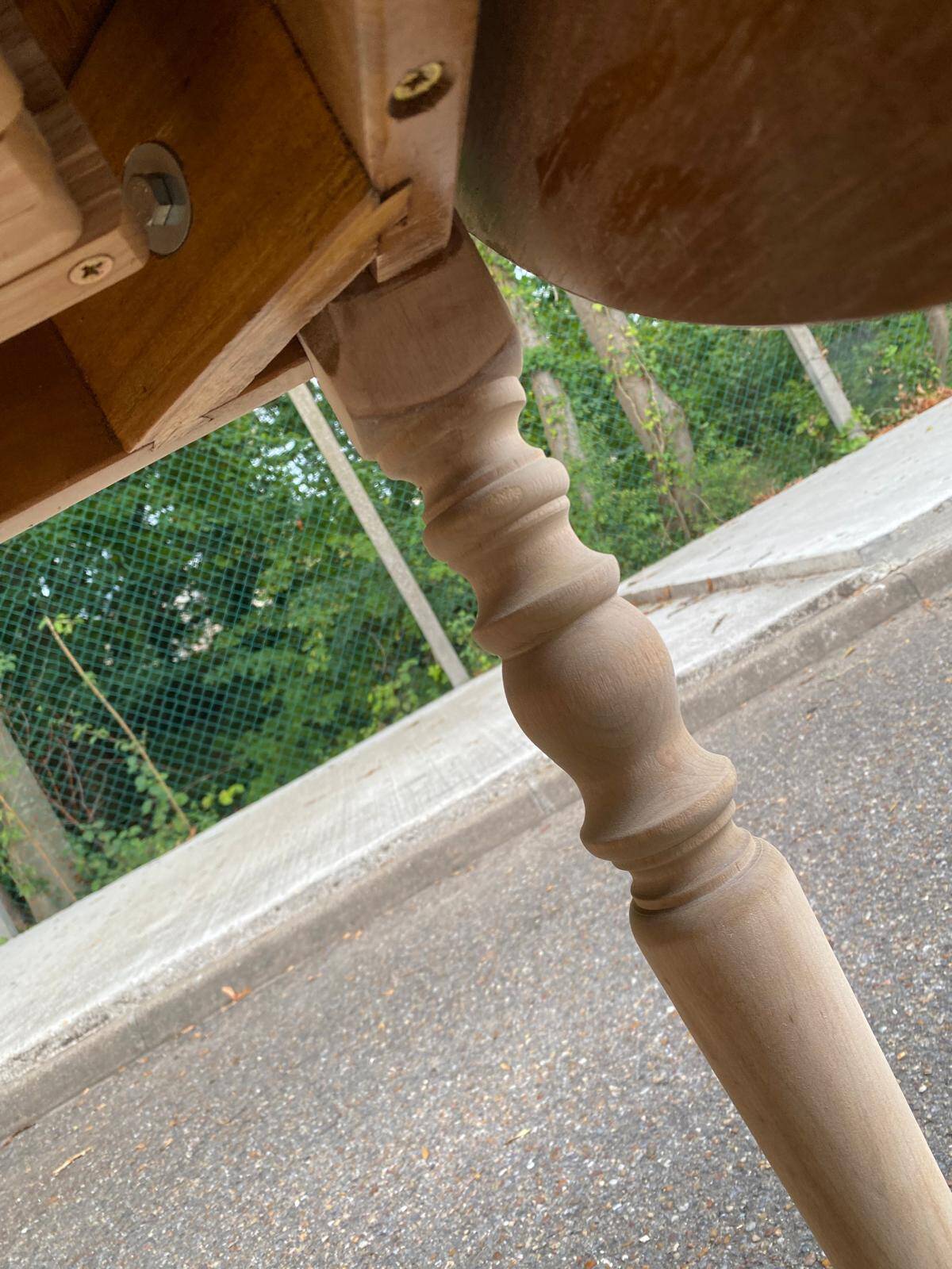 Round dining table with extendable leaves, Louis Philippe style, stripped in raw oak.