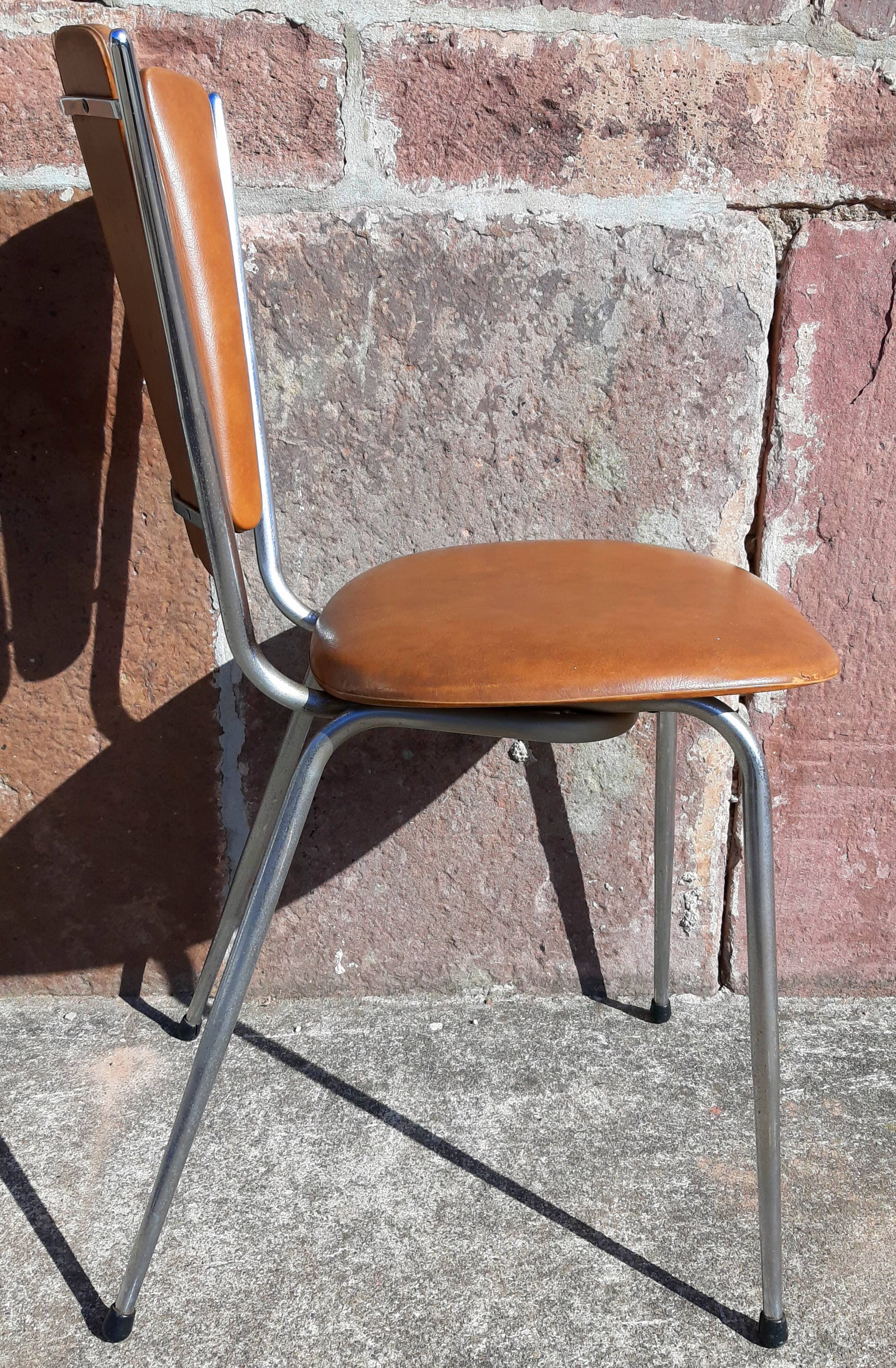 Lot de 6 chaises "pétale" de Soudéxvinyl