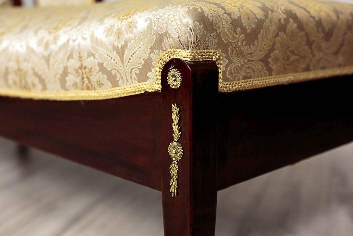 Antique Chaise Lounge in Yellow Fabric with Brass Details, 1890s