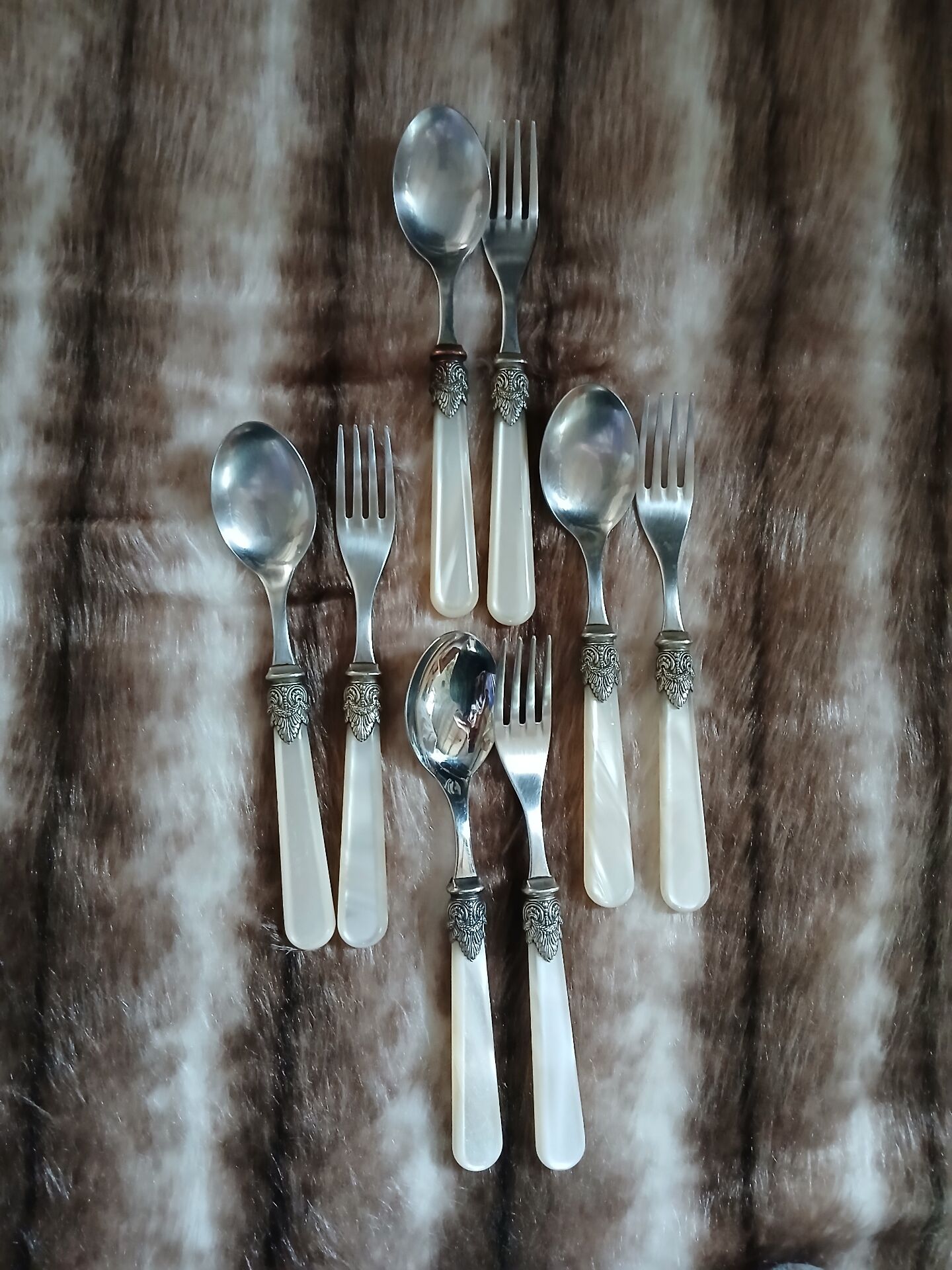 8 antique place settings
