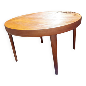 Table scandinave