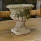 Paire de vases Médicis en pierre reconstituée XXème