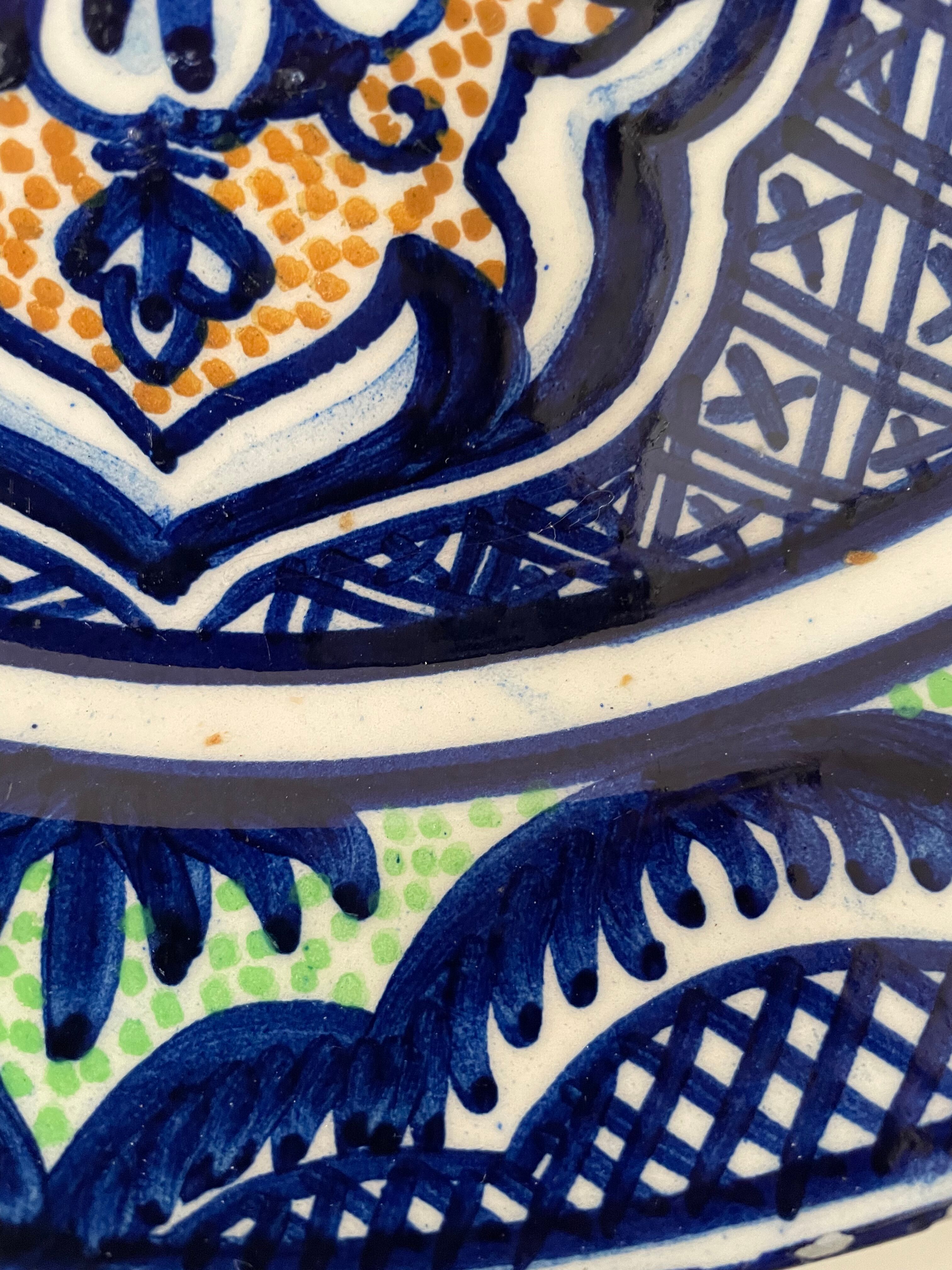 Ceramic dish signed Pascual Zorrilla