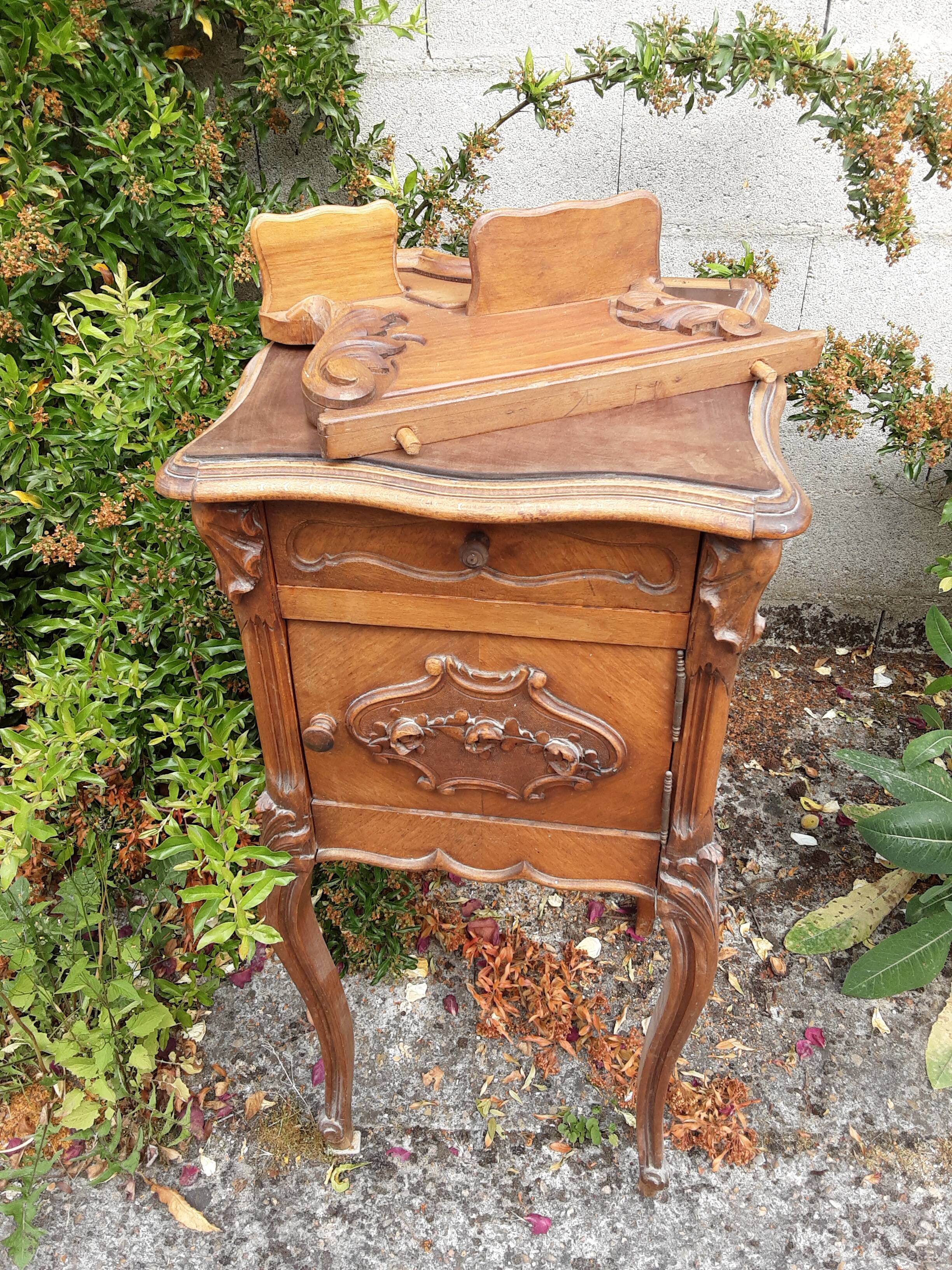 WOODEN BEDSIDE TABLE STYLE LOUIS XV ROCAILLE