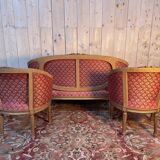 Salon corbeille en bois doré de style Louis XVi