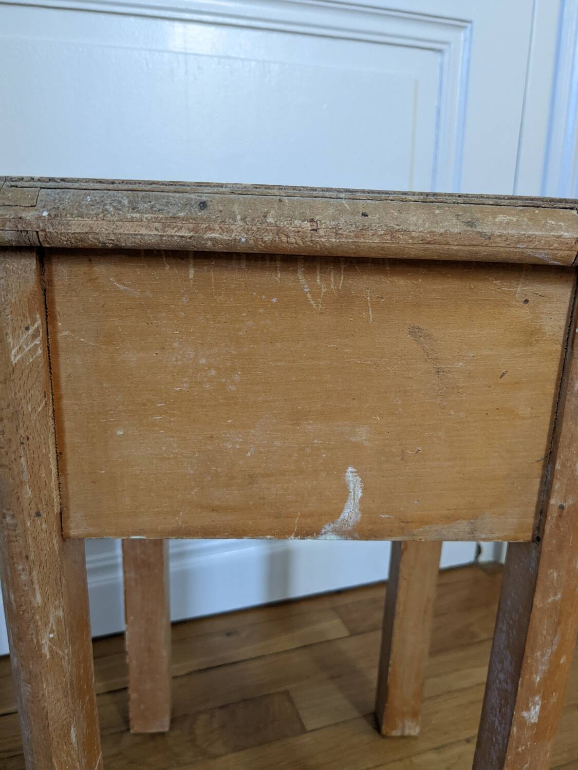 Painter's chest stool