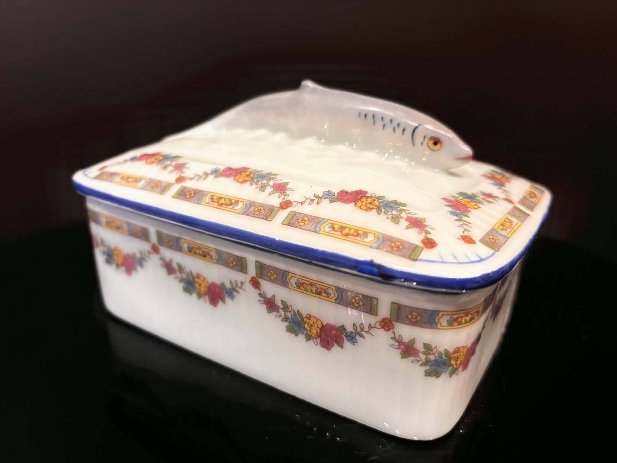 Butter dish