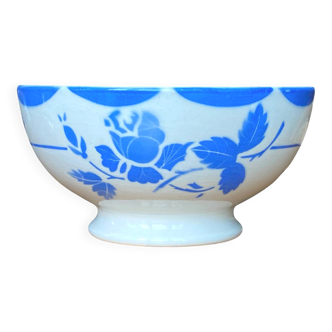 Large antique earthenware bowl from Gien, Mona decoration.