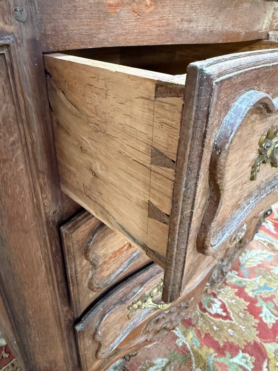 Nîmes Louis XV commode in carved oak