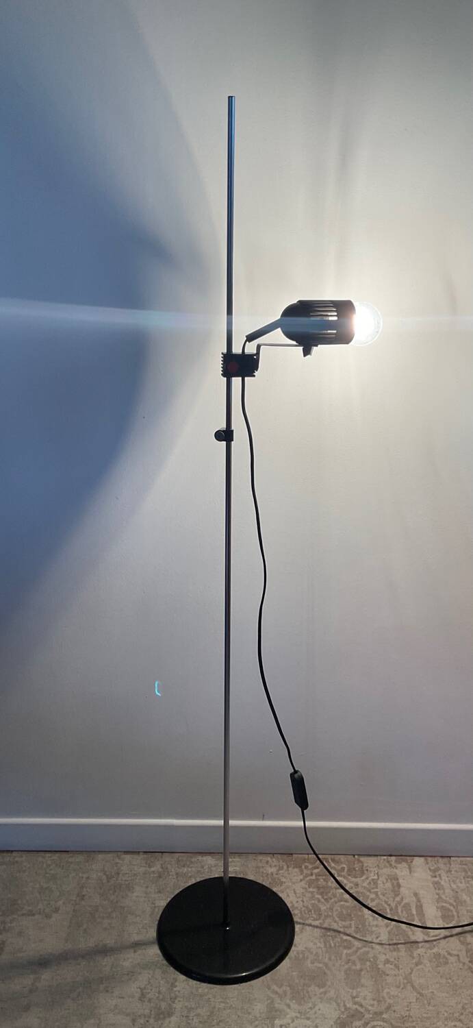 Adjustable spotlight floor lamp from the 70s-80s