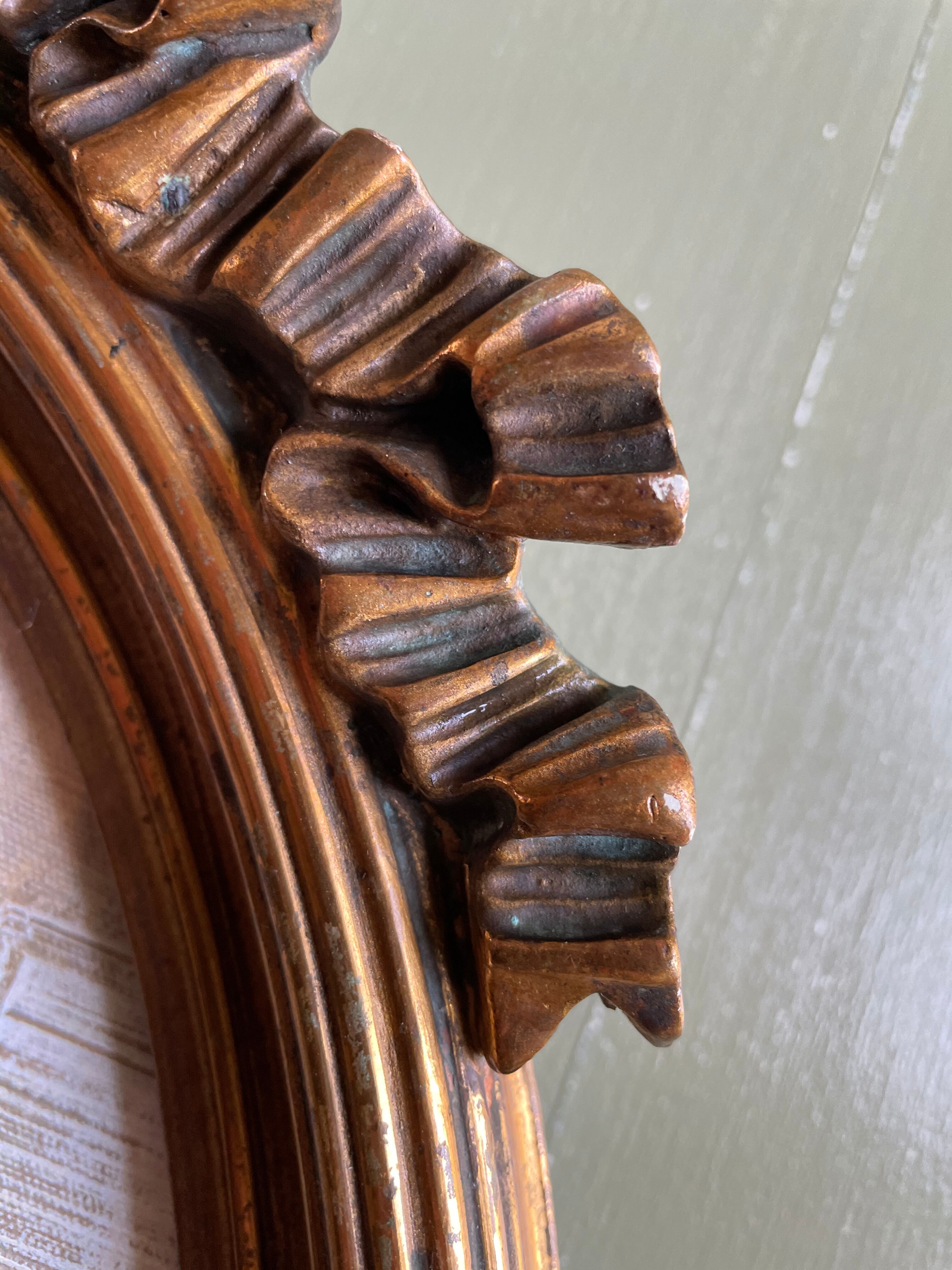 Louis XVI knot oval frame